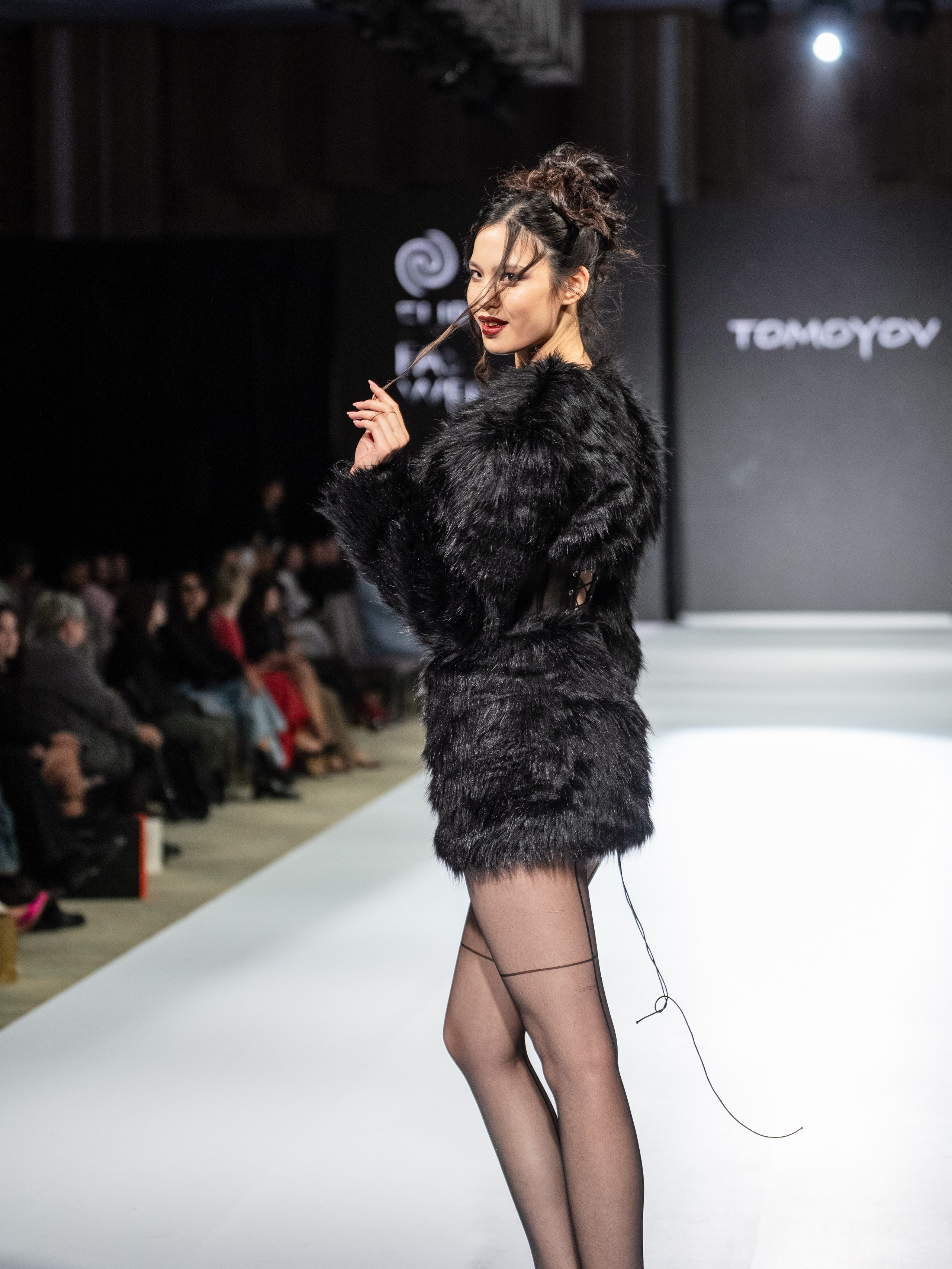 Eurasia Fashion Week Tomoyov. Сайт Алматинского НЮ АРТ, будуар и фэшн фотографа Дениса Карпенко
