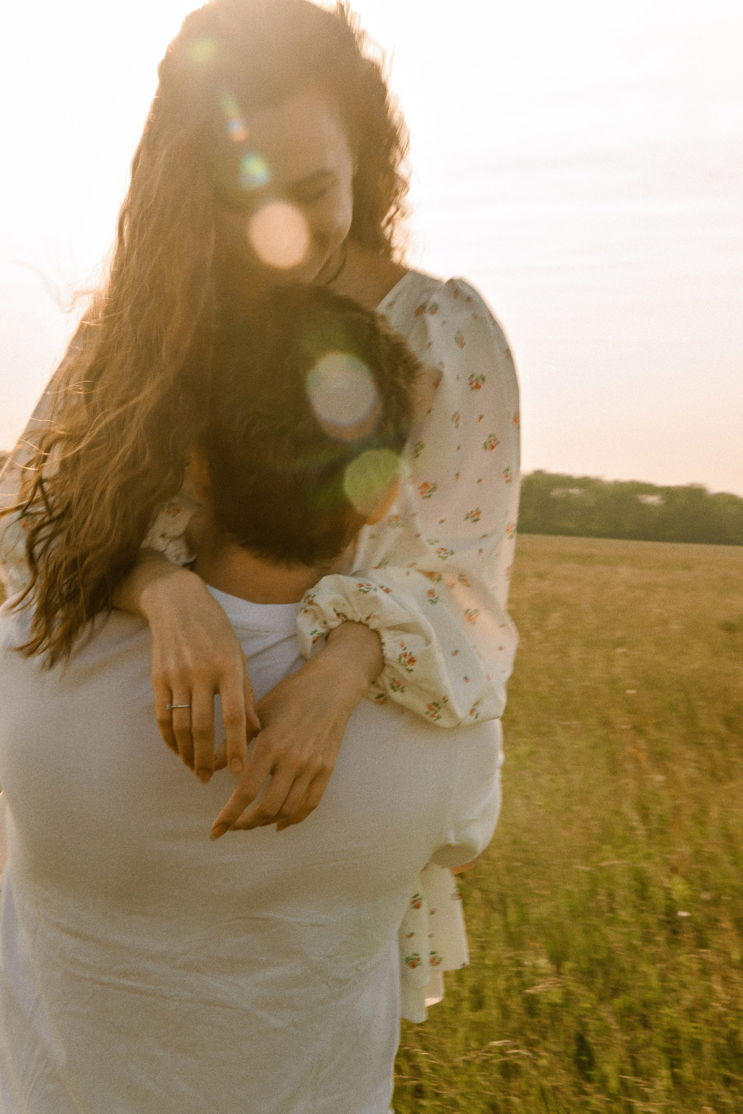 Лиза и Лёша в поле. Свадебный фотограф в Санкт-Петербурге София Шубик