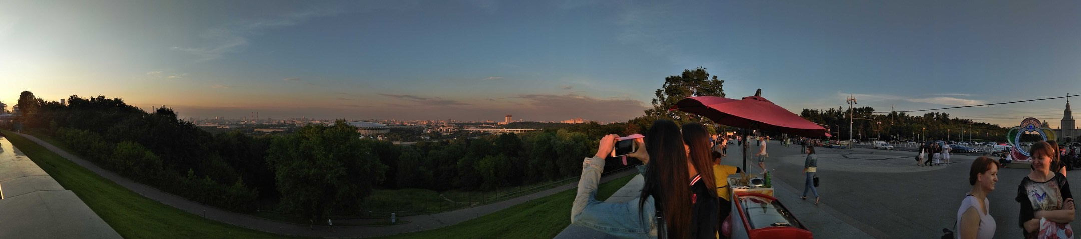 Прогулка на Воробьевых горах | 25.07.2017. Галерея Фантим