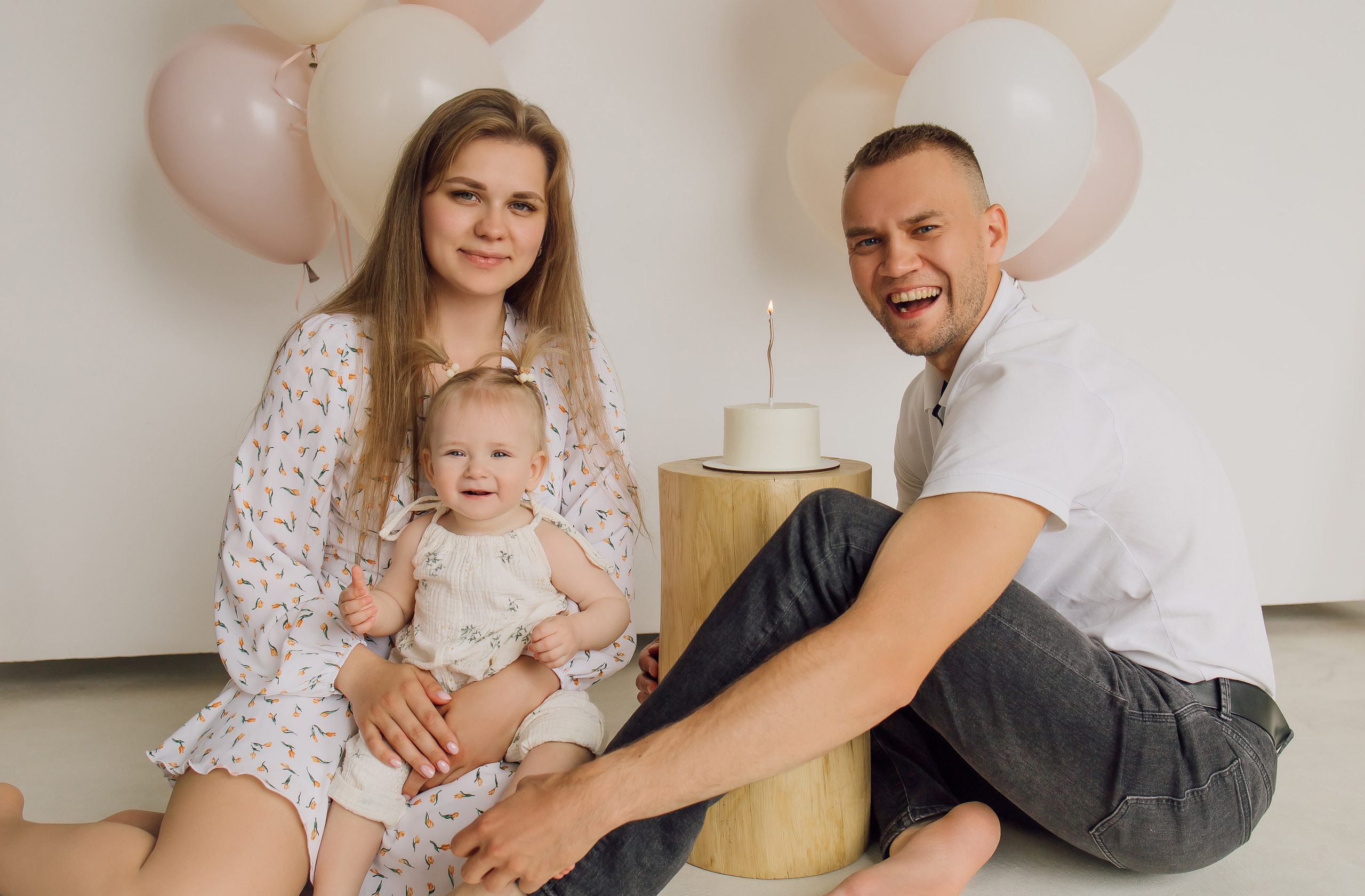 МАлышка Анечка с мамой и папой