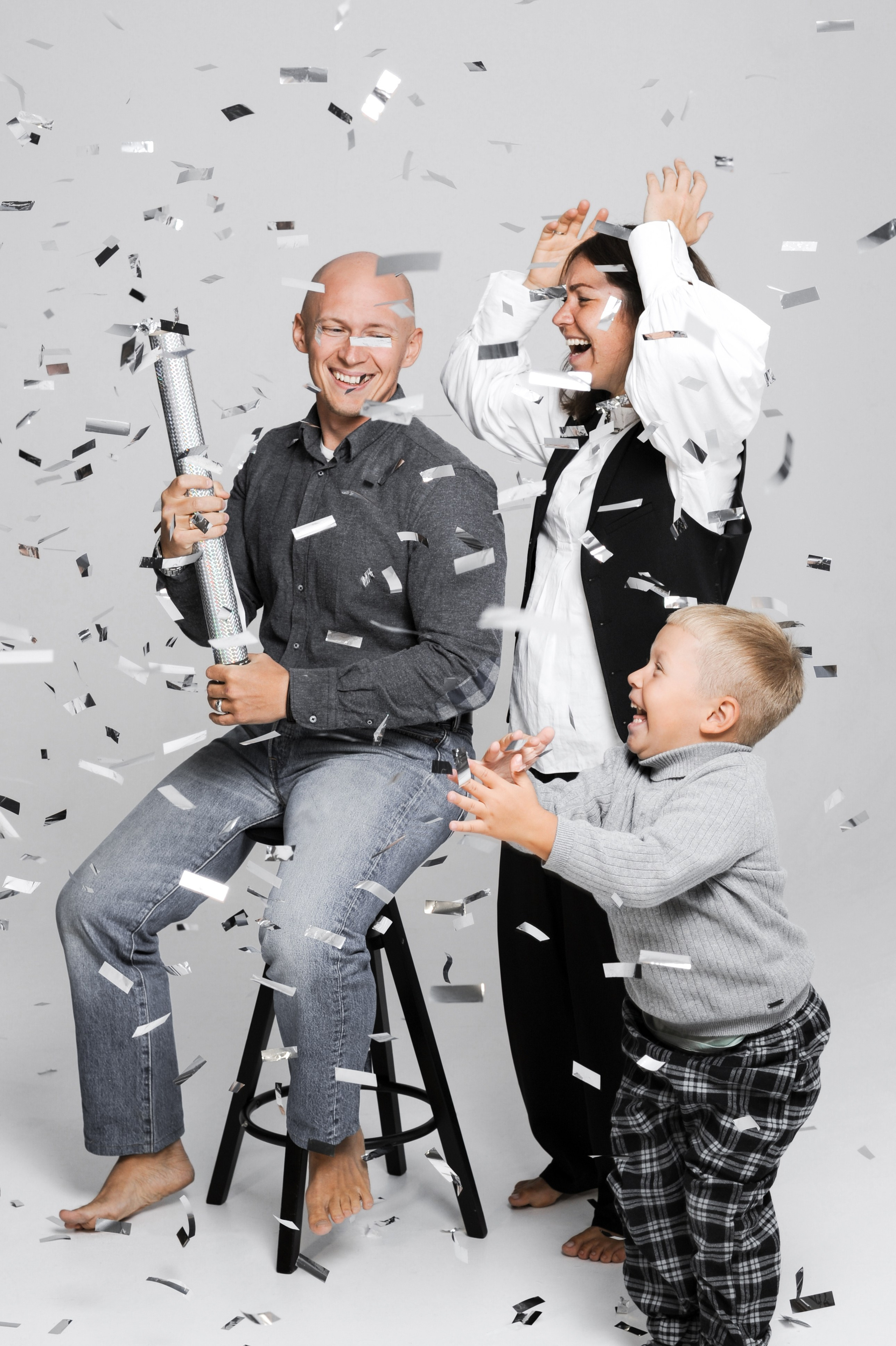 Минималистичная новогодняя семейная съемка. Фотограф в Екатеринбурге Артём Зайнетдинов