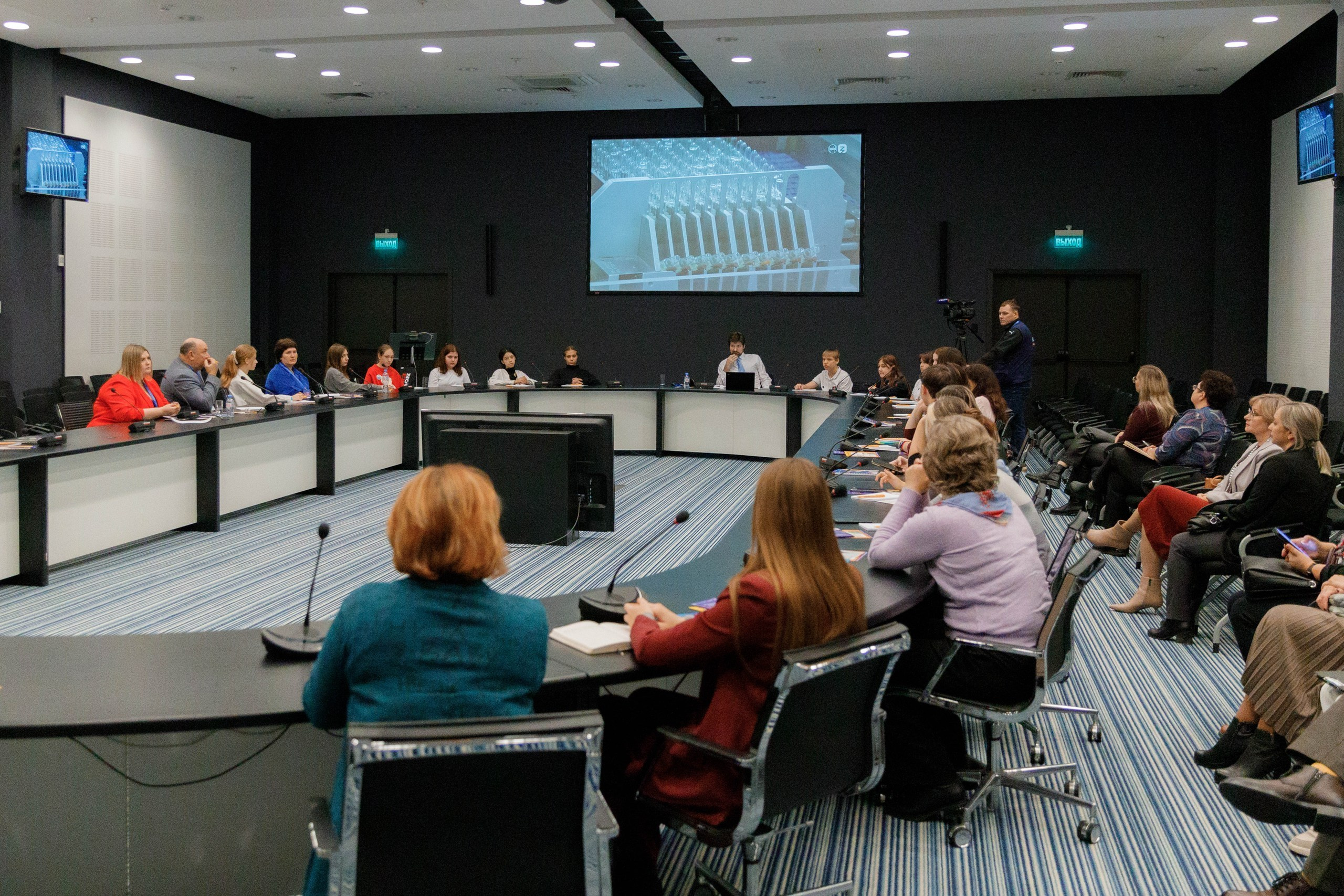 Выставка «Учебная Сибирь» 2024 г. Экспоцентр. Репортажный фотограф в Новосибирске Алена Помазунова