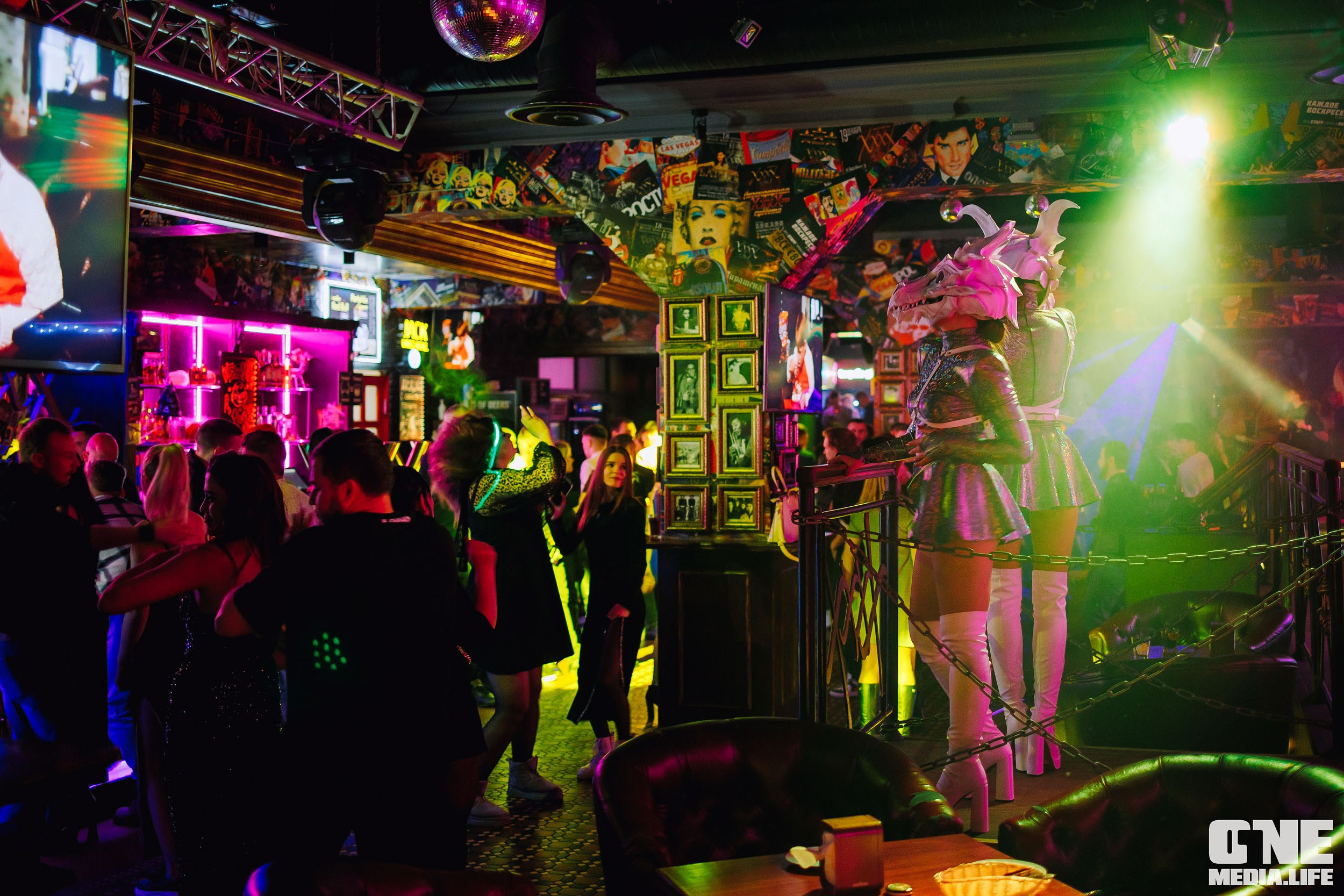 Фоторепортаж из бара XxxX. One Media Life: фоторепортажи, фотоотчеты с мероприятий и заведений