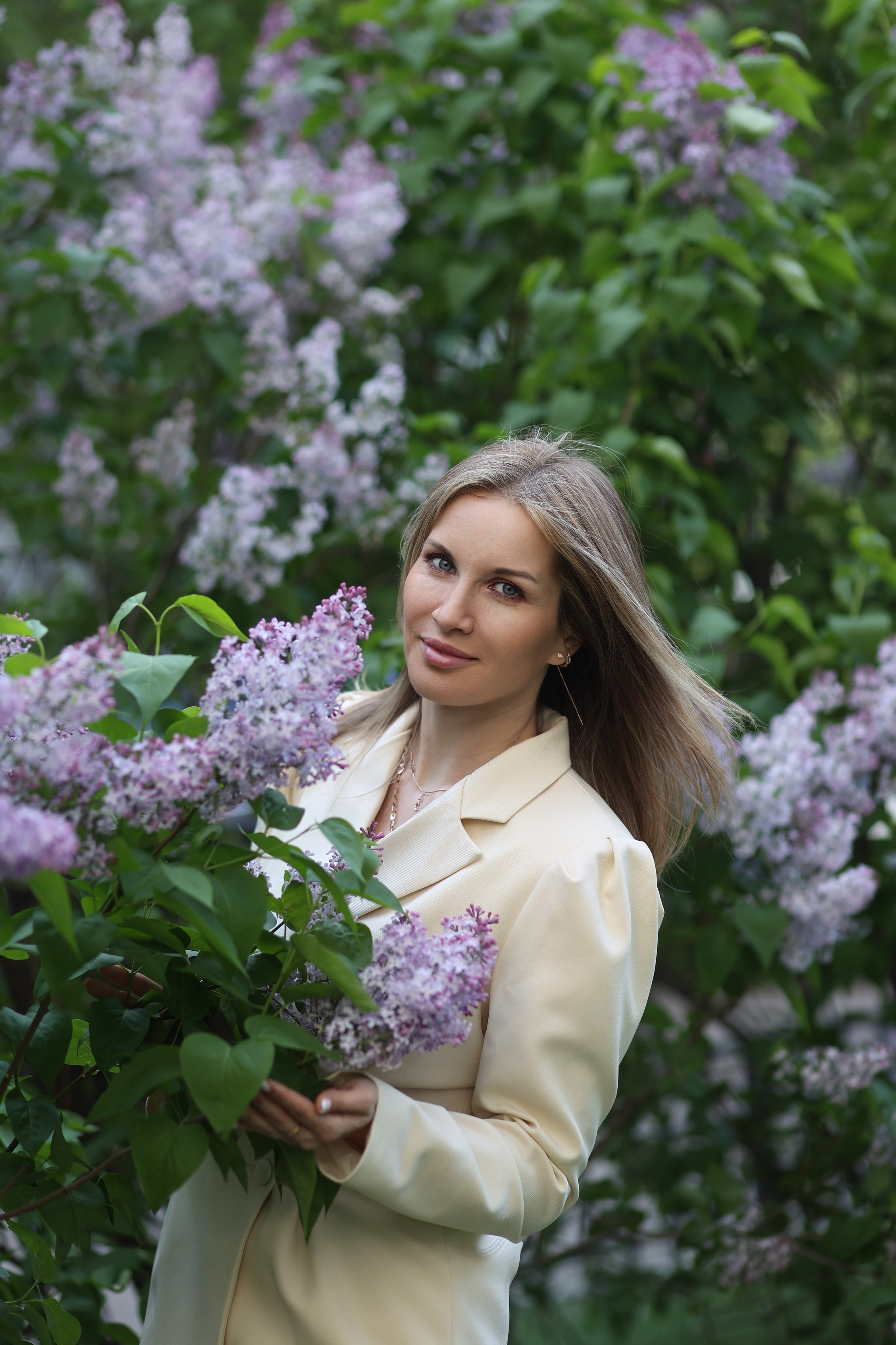 Цветение яблони, каштана и сирени. Портретный фотограф Москва