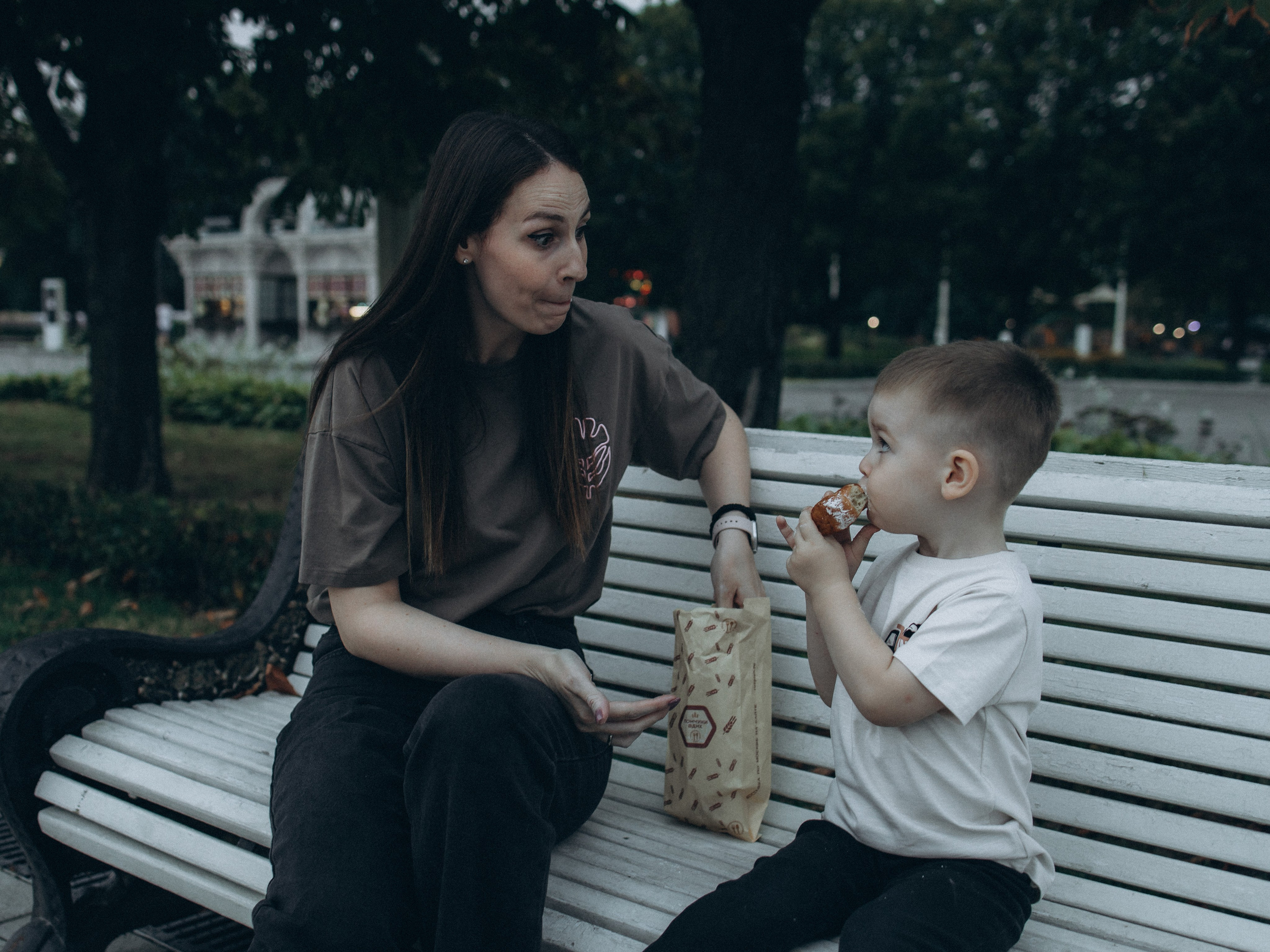 Мама и сын. Осенняя прогулка. Фотограф Дарья Соколовская