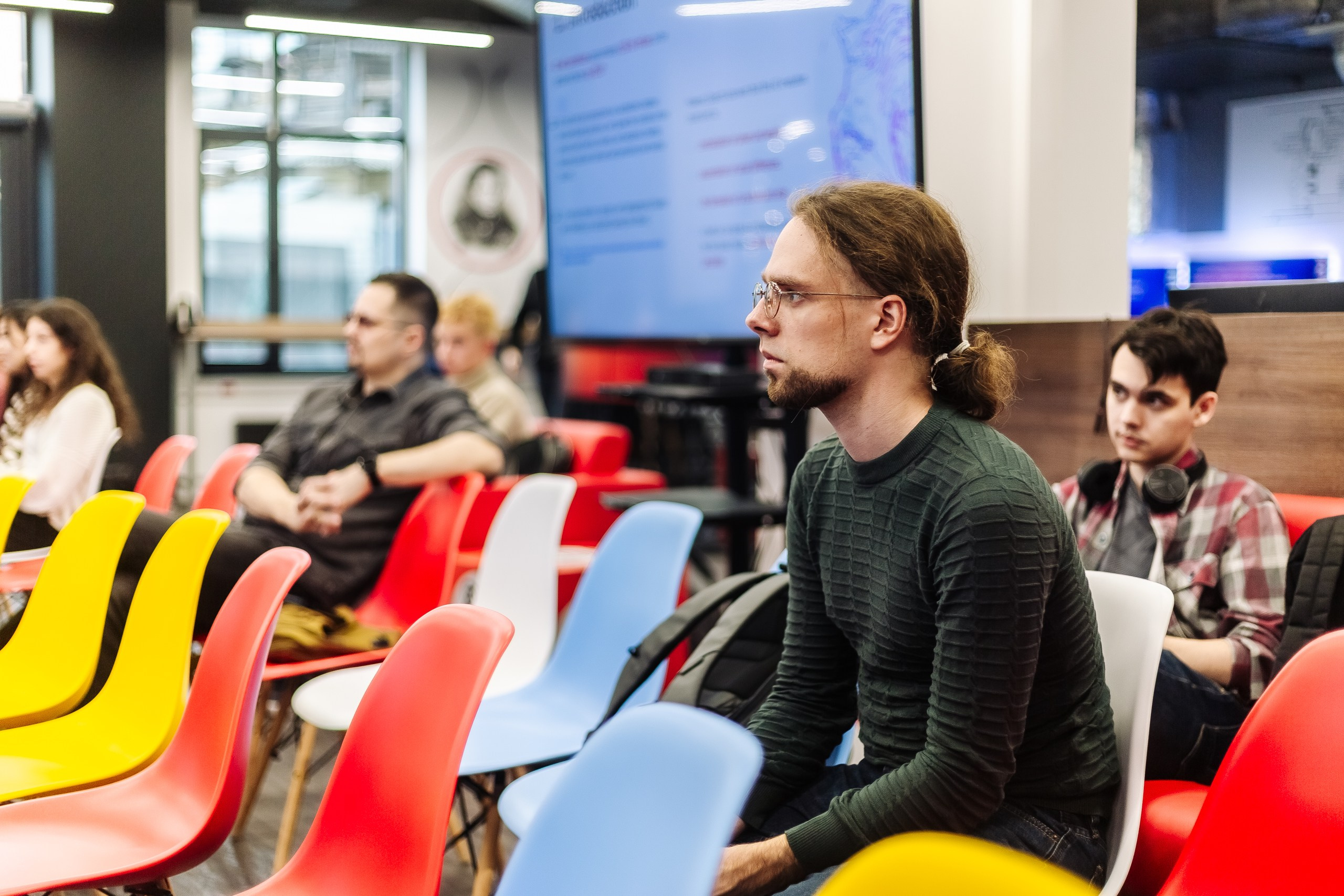 Неймарк. Лекторий. Репортажный и портретный фотограф в Нижнем Новгороде Максим Горшков