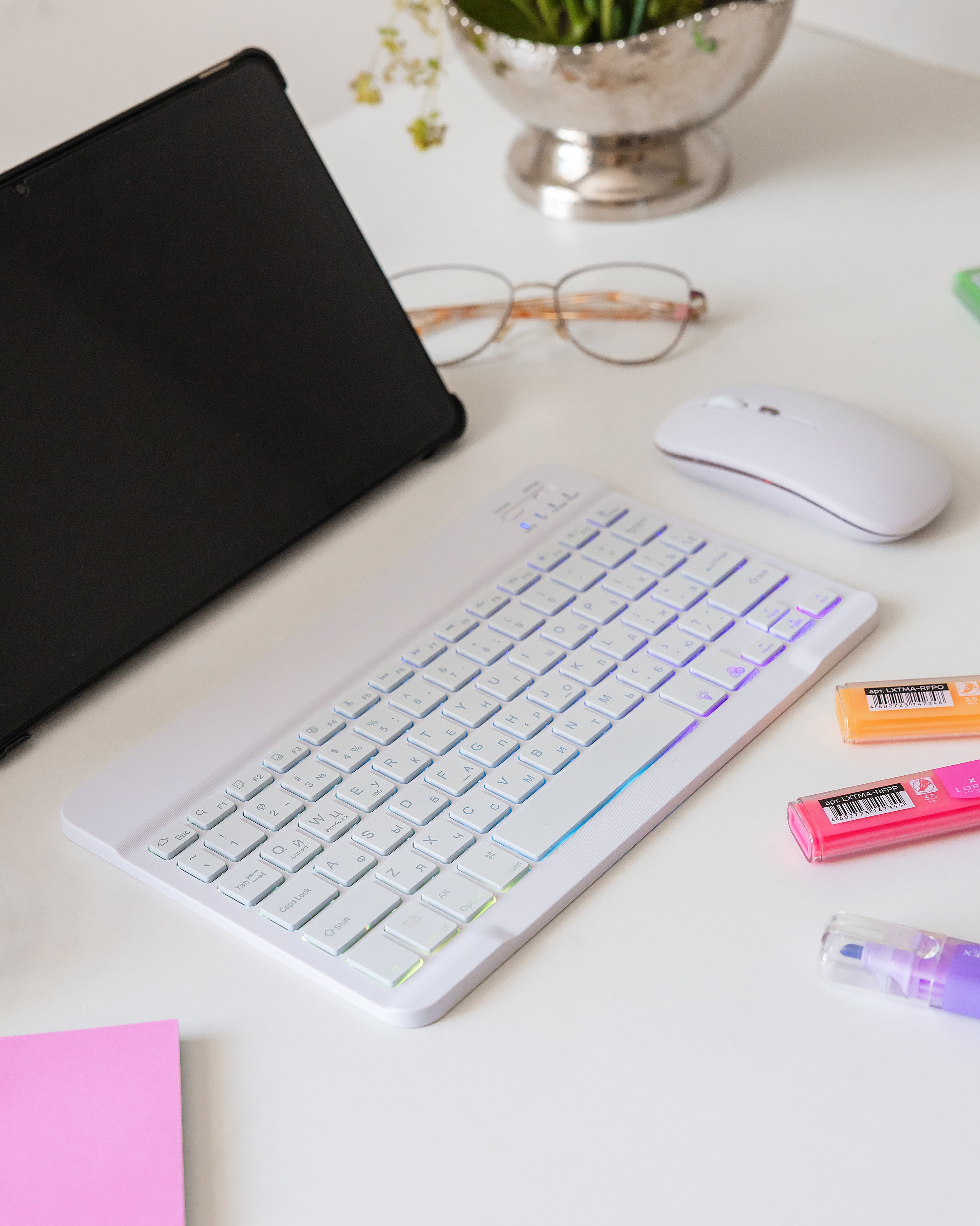 WB: Клавиатуры и чехлы. Фотограф и видеограф в Улан-Удэ: Аюна Габагуева и Артём Шаханов