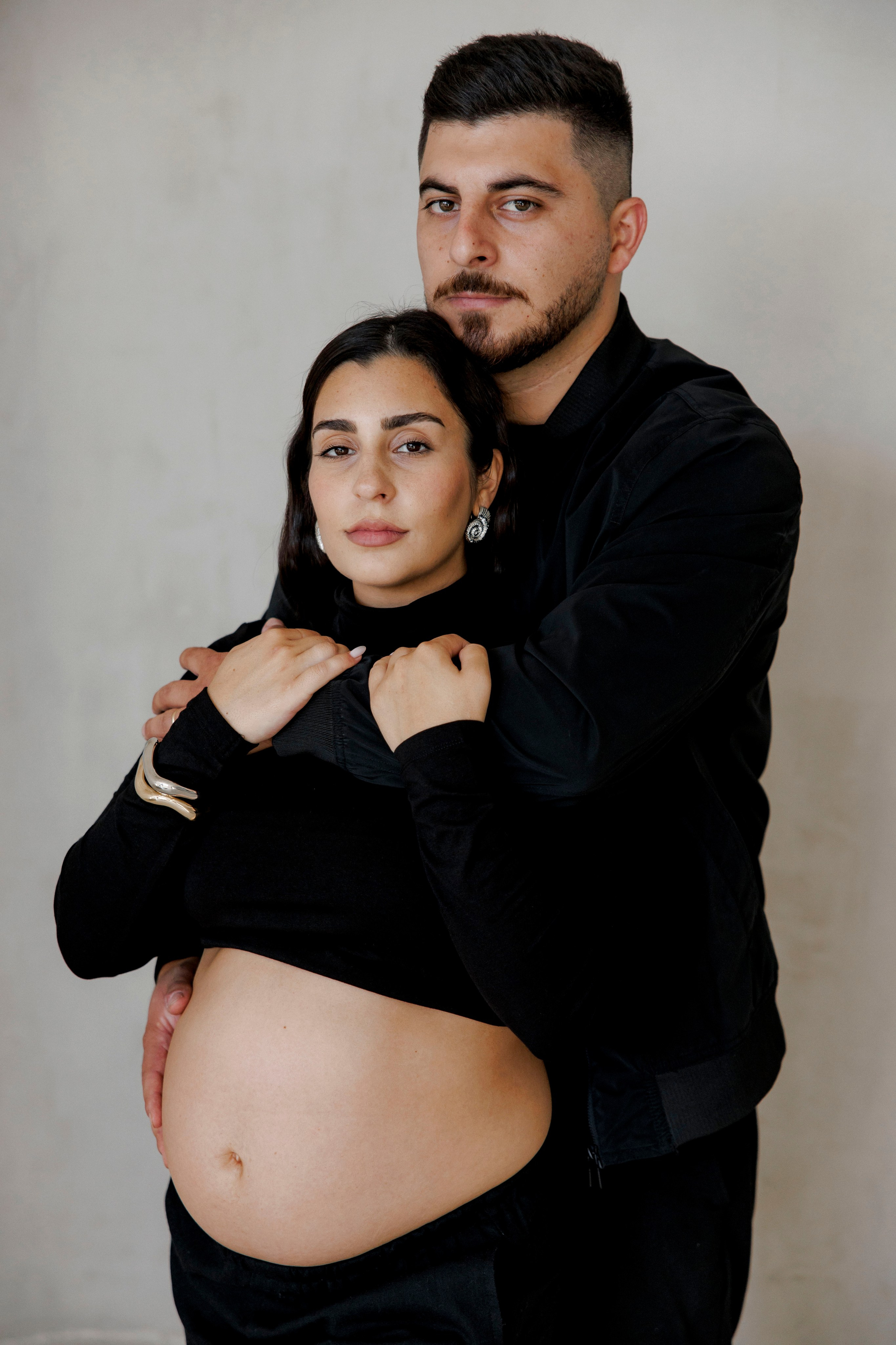 Pregnancy photoshoot inside the Grey Studio. Главная