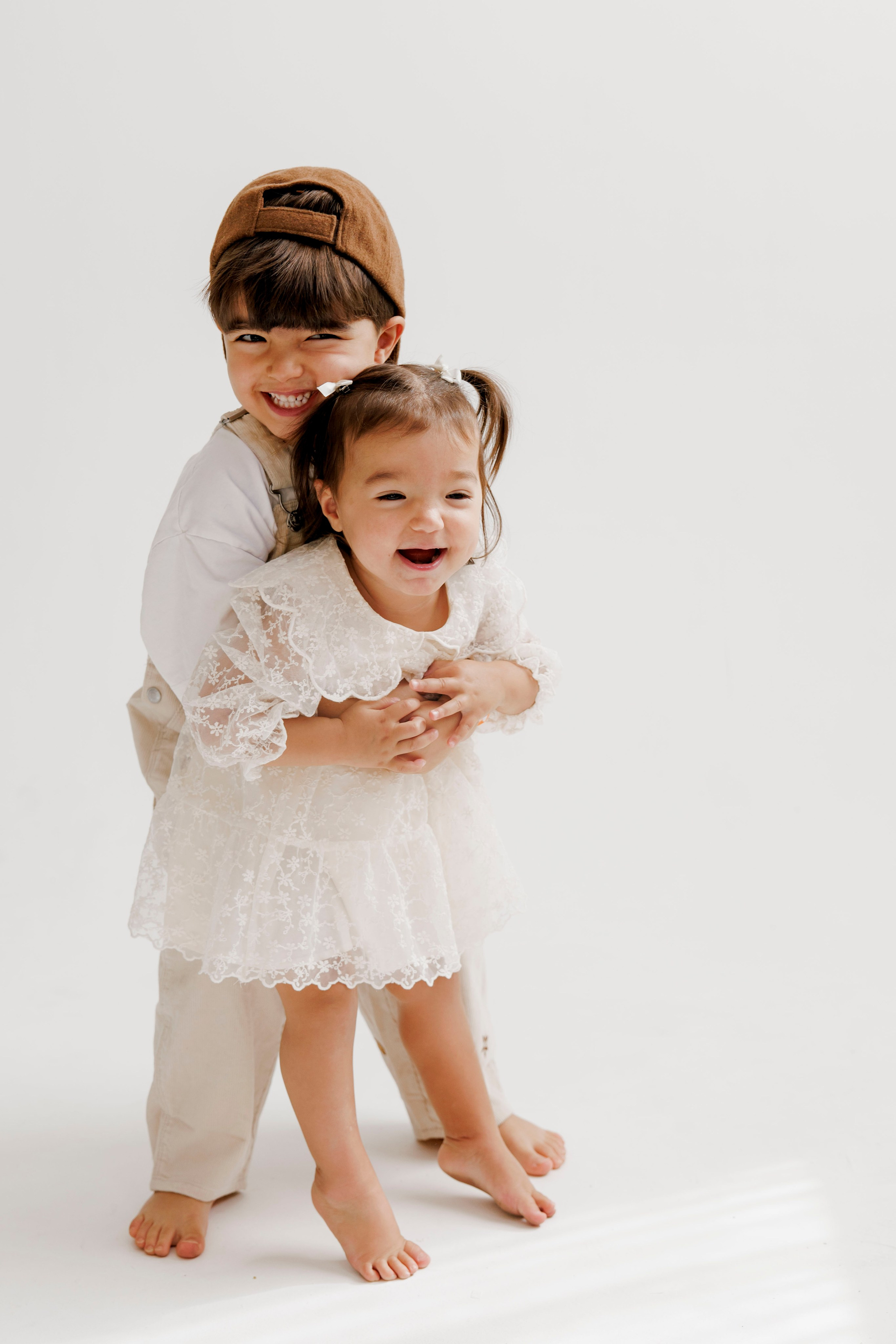 Family photoshoot inside the studio. Wedding and family photographer