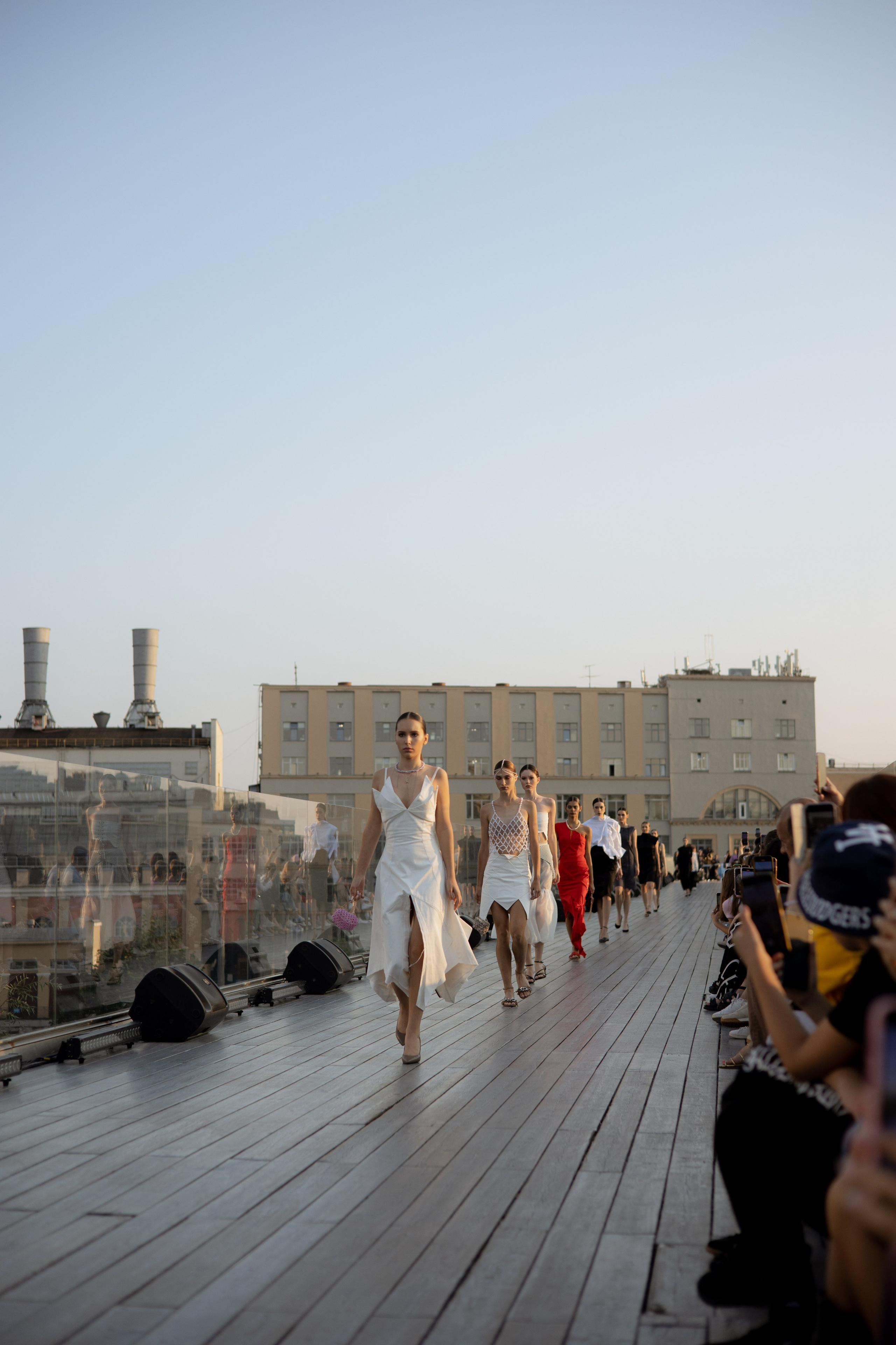 Модный показ. Парящий мост. Оформление свадеб, декор свадеб Вера Маркова, Москва