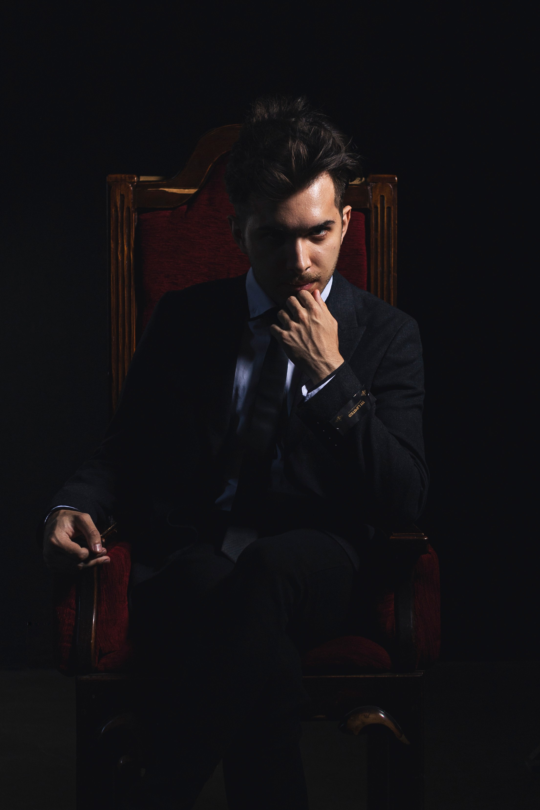 Мужской портрет в студии. Фотограф Каримов Виктор