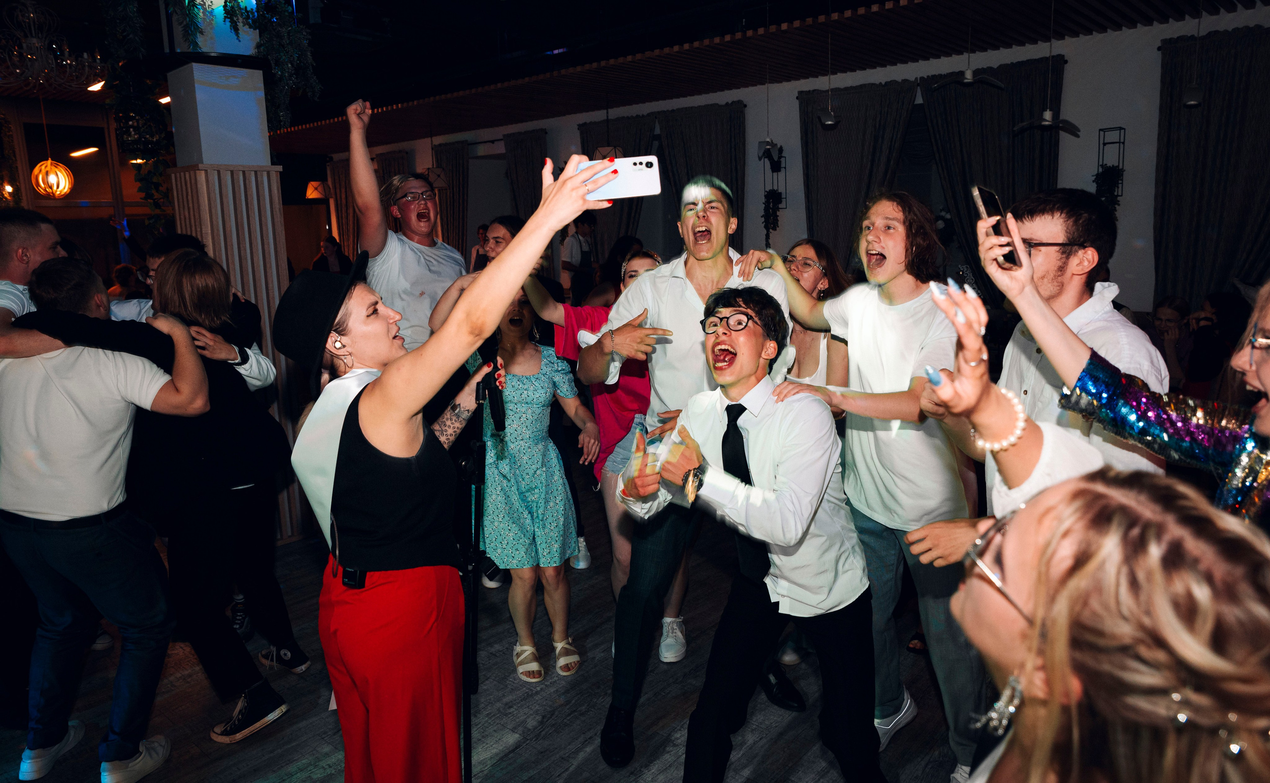 Выпускной (Калуга). Кавер-группа «Те-самые» на свадьбу, корпоратив! В Туле, Москве, Калуге