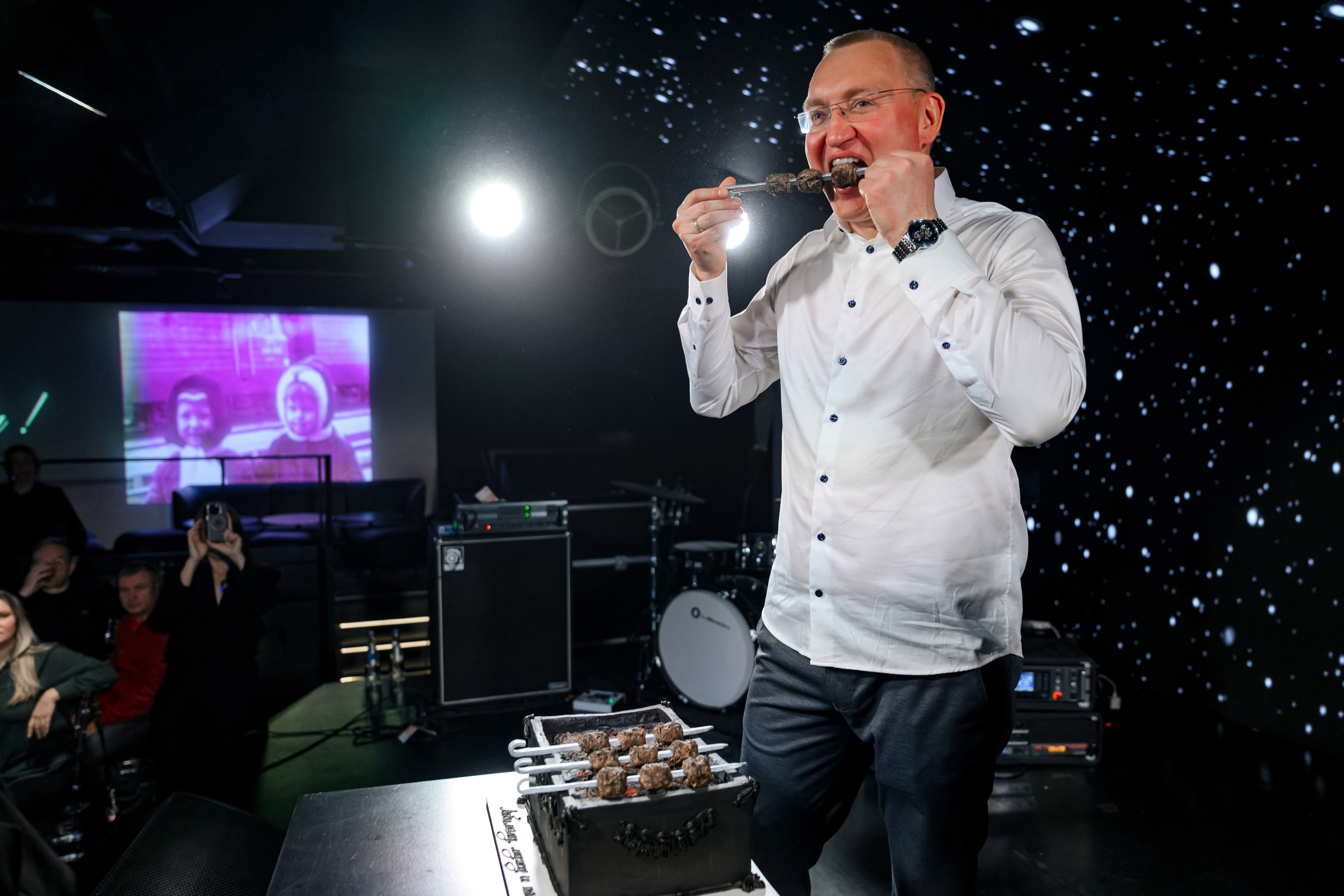 Happy Birthday. Максим Комаров — Профессиональный фотограф