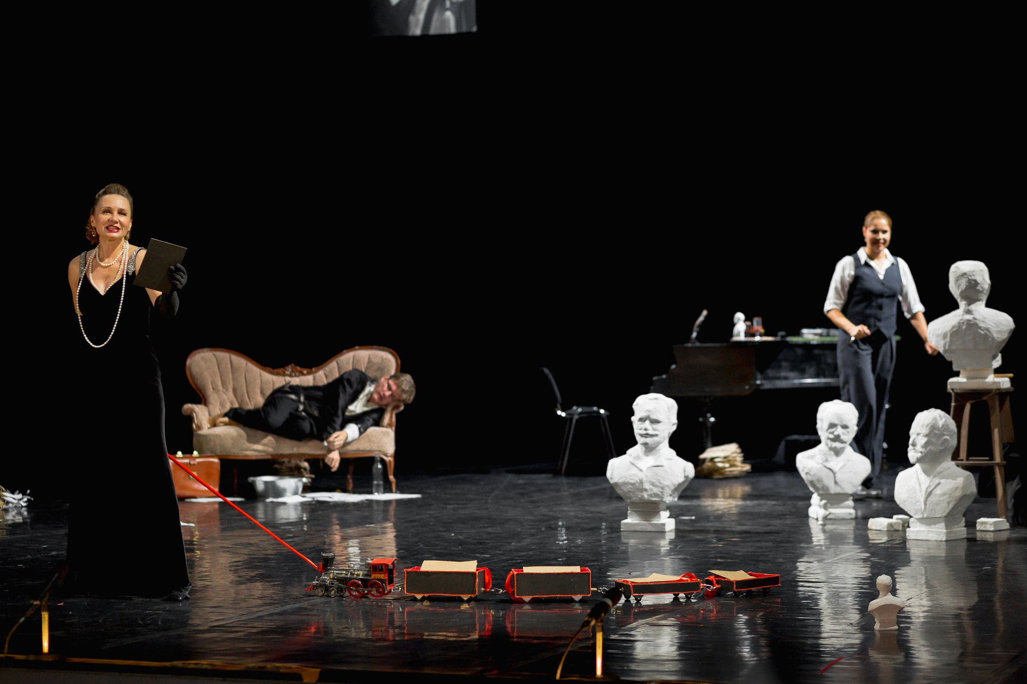 Спектакль Приглушенные голоса в Театре Эрмитажа (+репетиция). Семейный и портретный фотограф в Санкт-Петербурге Андрей Воробьев