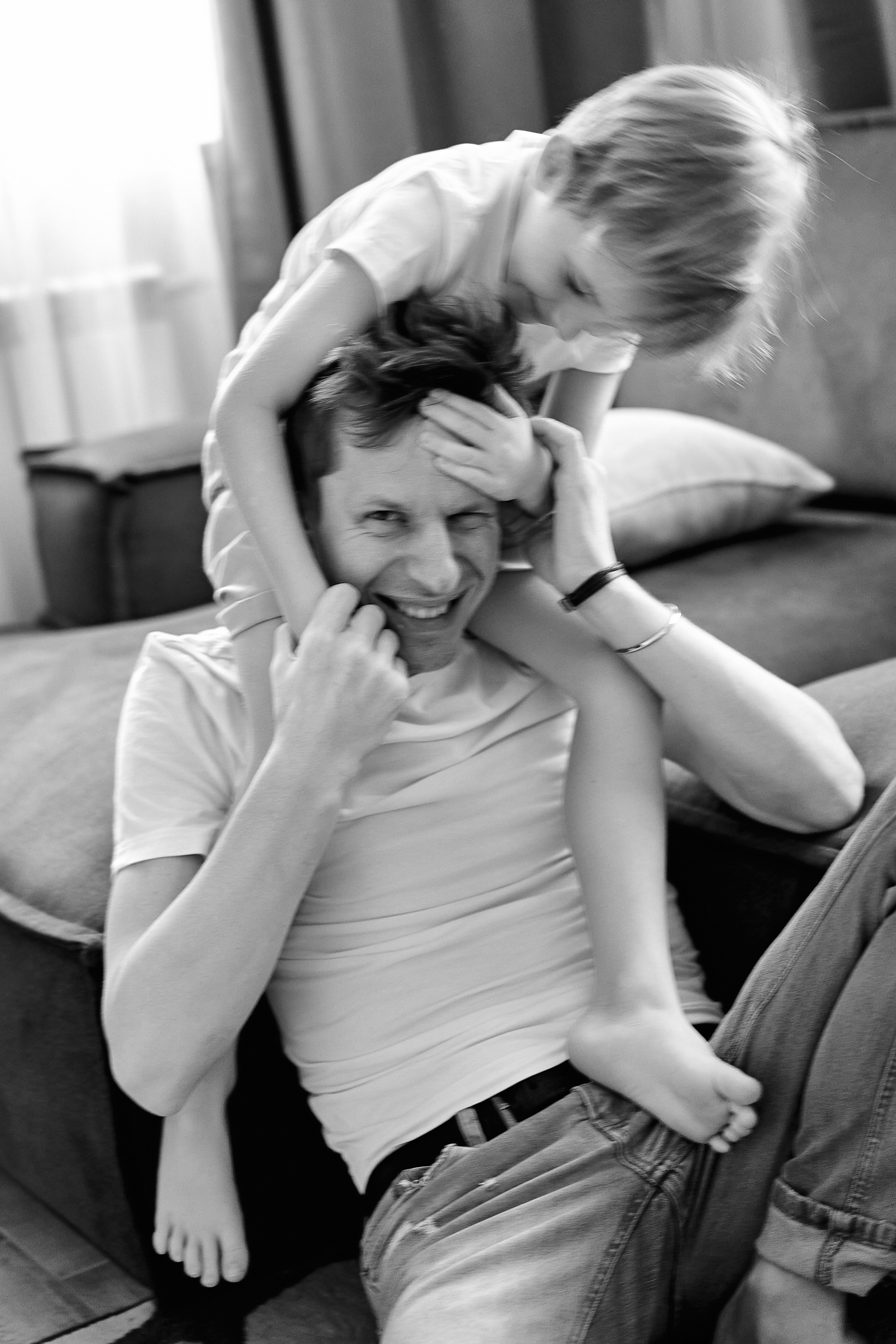 Домашняя семейная фотосессия в Москве, Домодедово, Видное, Бутово, Щербинка. Семейный фотограф Москва и Московская область. Семейная фотосессия на природе. Фотосессия детского праздника. Фотосессия юбилея. Фотосессия в день рождения. Фотограф на годик ребенку. Детский фотограф. Фоторепортаж семейного праздника. Детский фотограф Москва.