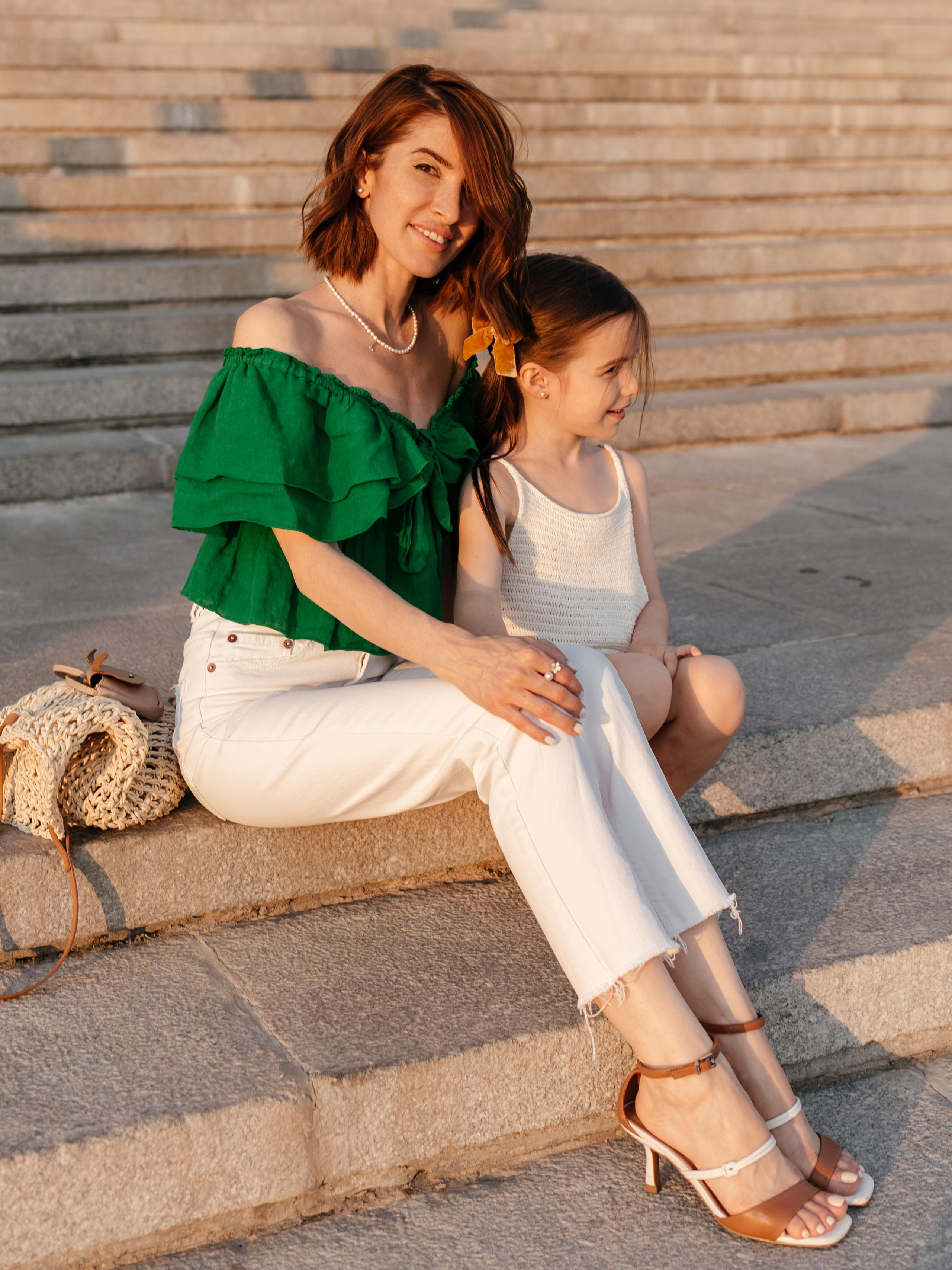 Семейная фотосессия в парке. Прогулочная фотосессия в Москве. Семейный фотограф. Фотосессия в Москве. Фотосессия в Видном. Фотограф Москва. Фотограф Видное. Свадебный и семейный фотограф. Душевный фотограф. Красивые фотографии прогулок. Заказать фотосессию. 