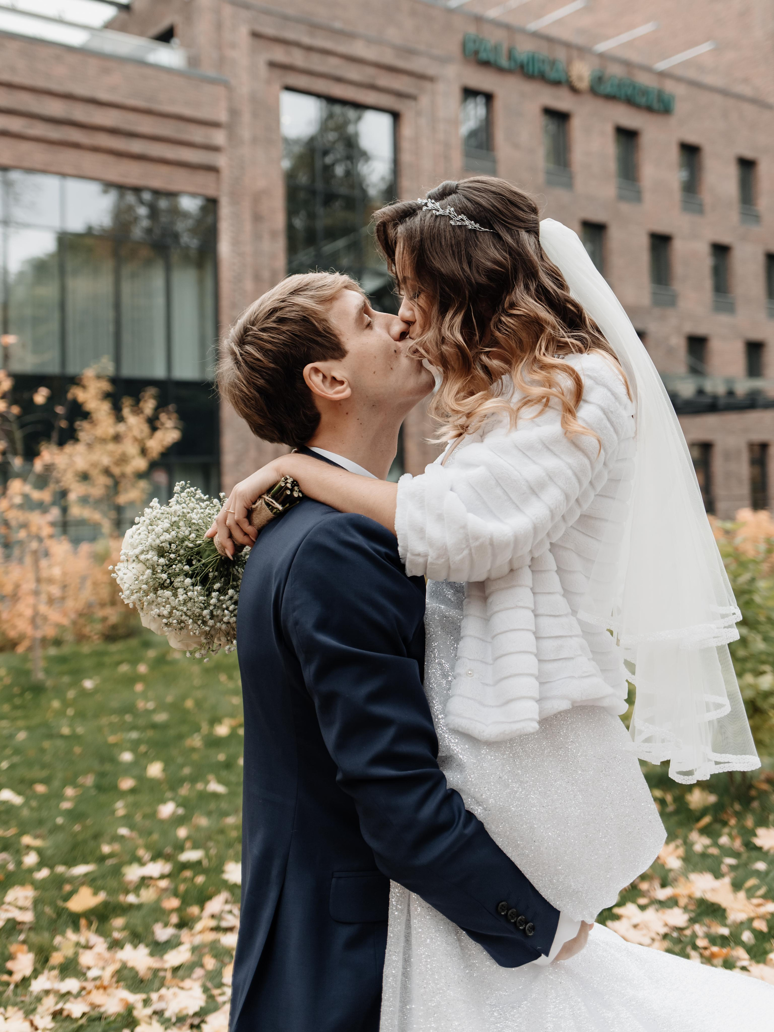 Свадебная фотосессия осенью в парке