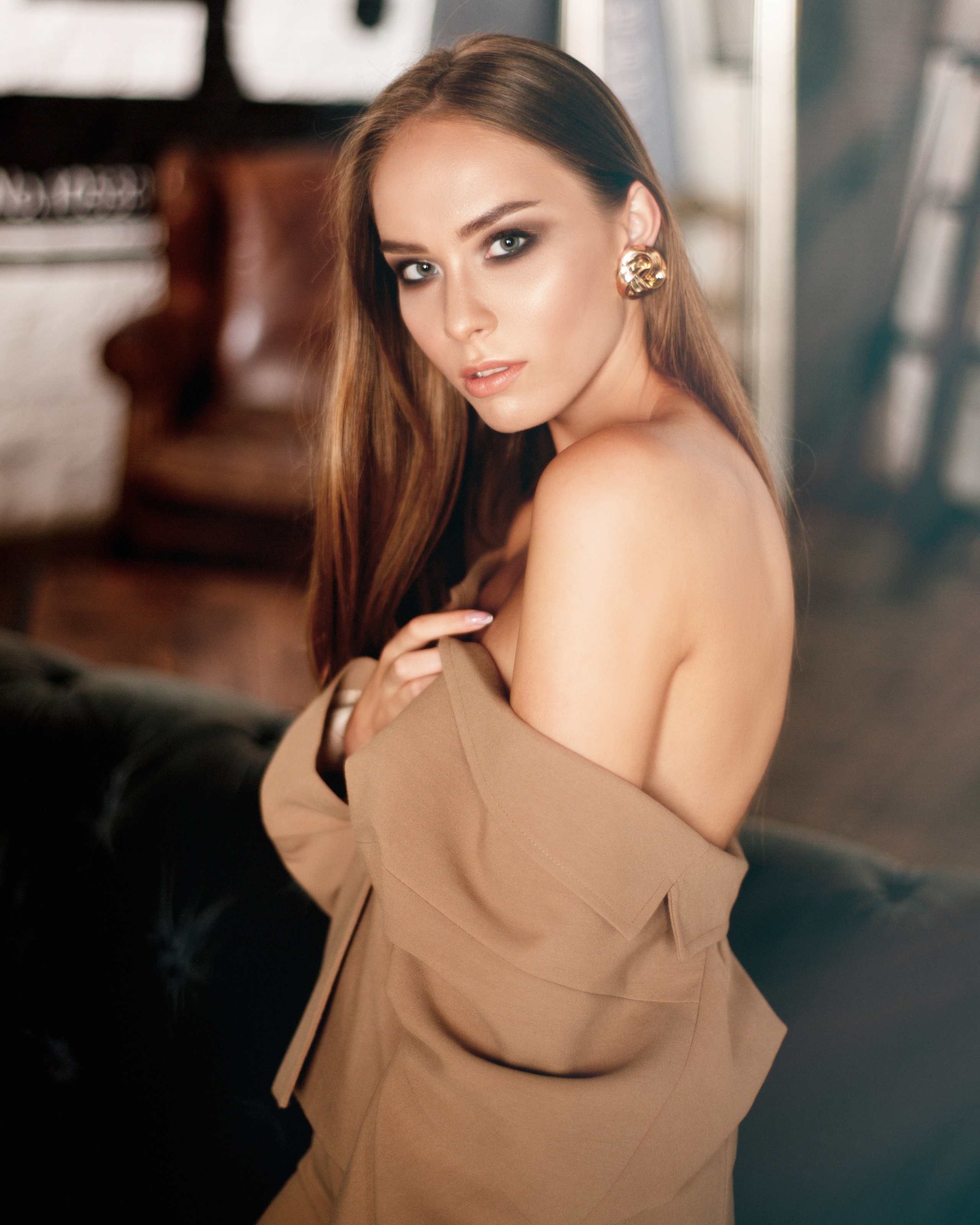 Женский фотограф в Москве и Московской области. Женская фотосессия. Женственные фотографии. Фотографии красивых женщин. Красивая стильная женская фотосессия. Контент-фотосессия. Визуал для блога.