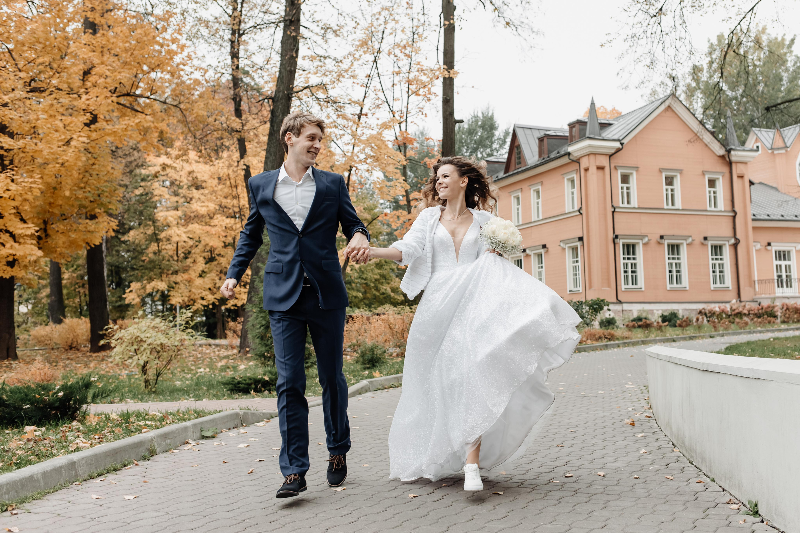 Свадебная фотосессия осенью в парке
