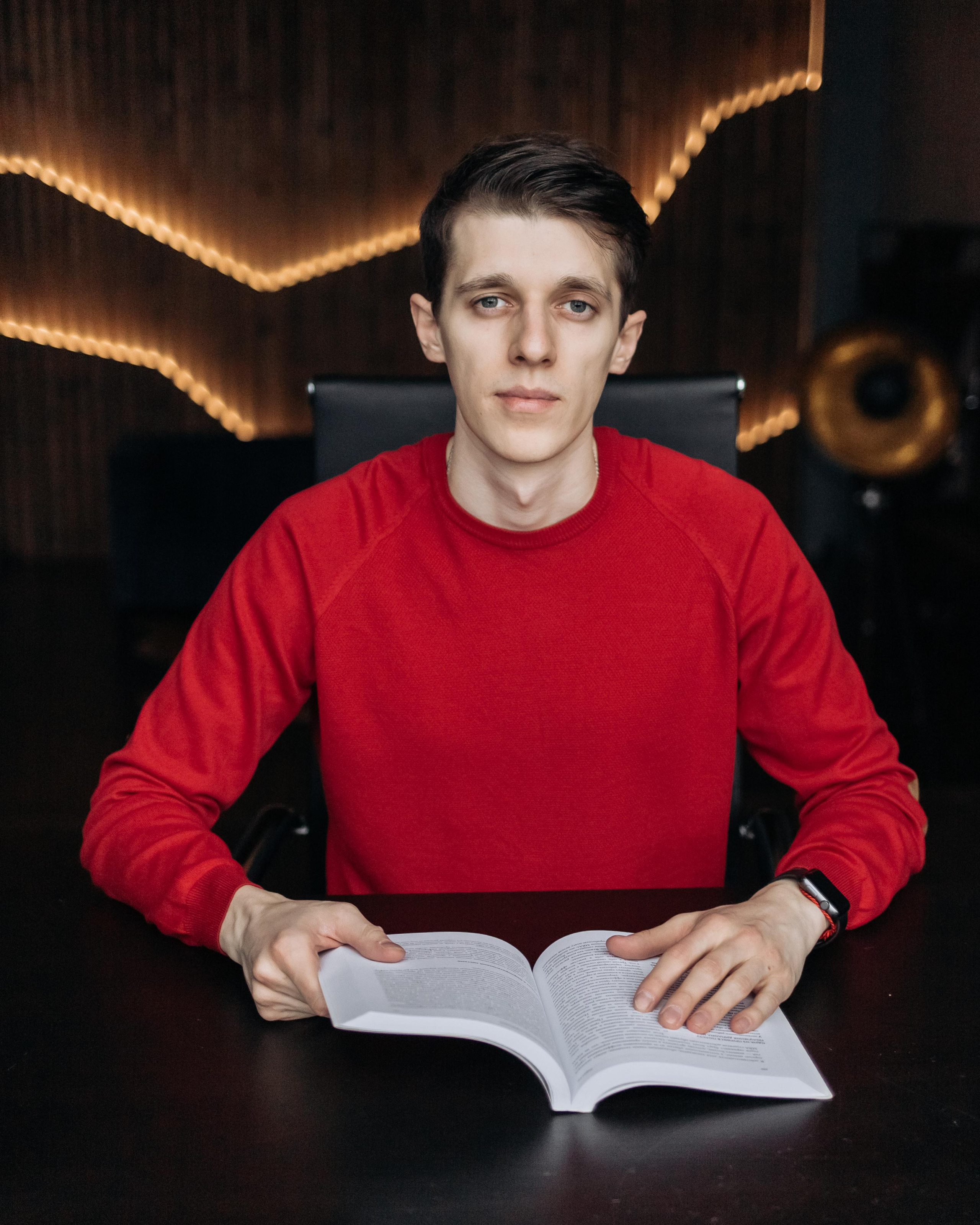 Мужская фотосессия в Москве. Мужской портрет. Мужской фотограф. Фотографии мужчин. Контент для мужчины. Бизнес портрет. Фотосессия для бизнеса.