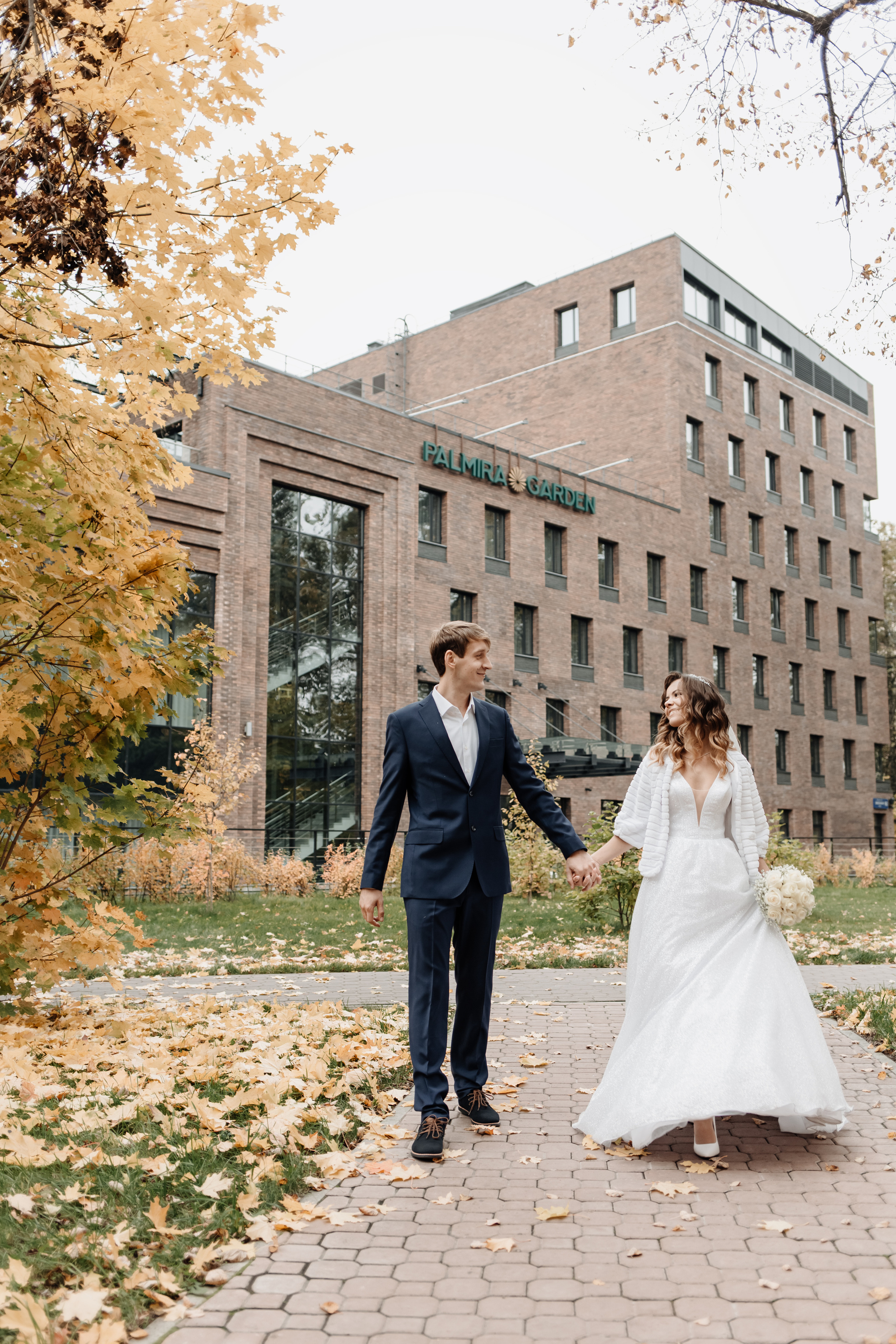 Свадебная фотосессия осенью в парке