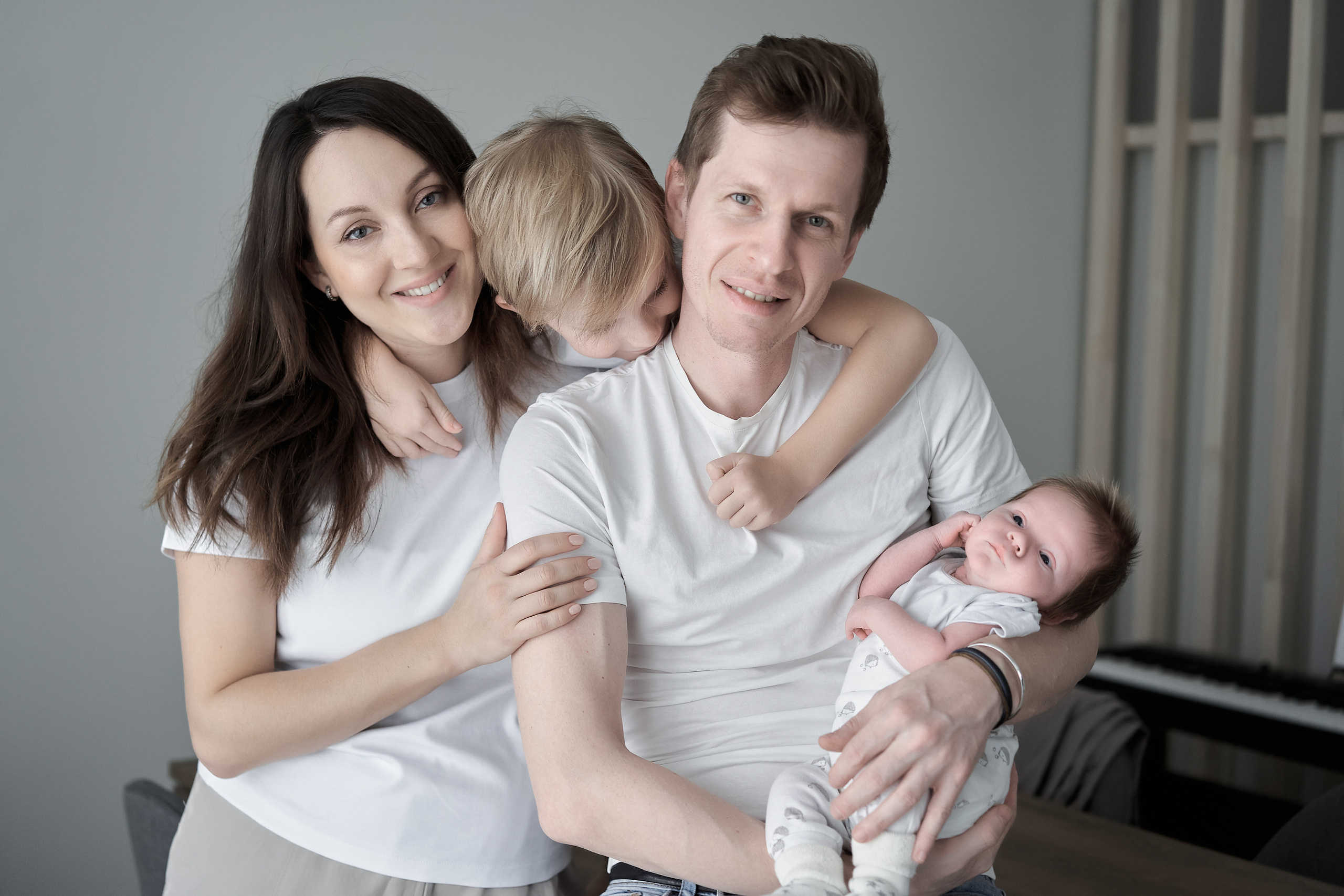 Домашняя семейная фотосессия в Москве, Домодедово, Видное, Бутово, Щербинка. Семейный фотограф Москва и Московская область. Семейная фотосессия на природе. Фотосессия детского праздника. Фотосессия юбилея. Фотосессия в день рождения. Фотограф на годик ребенку. Детский фотограф. Фоторепортаж семейного праздника. Детский фотограф Москва.