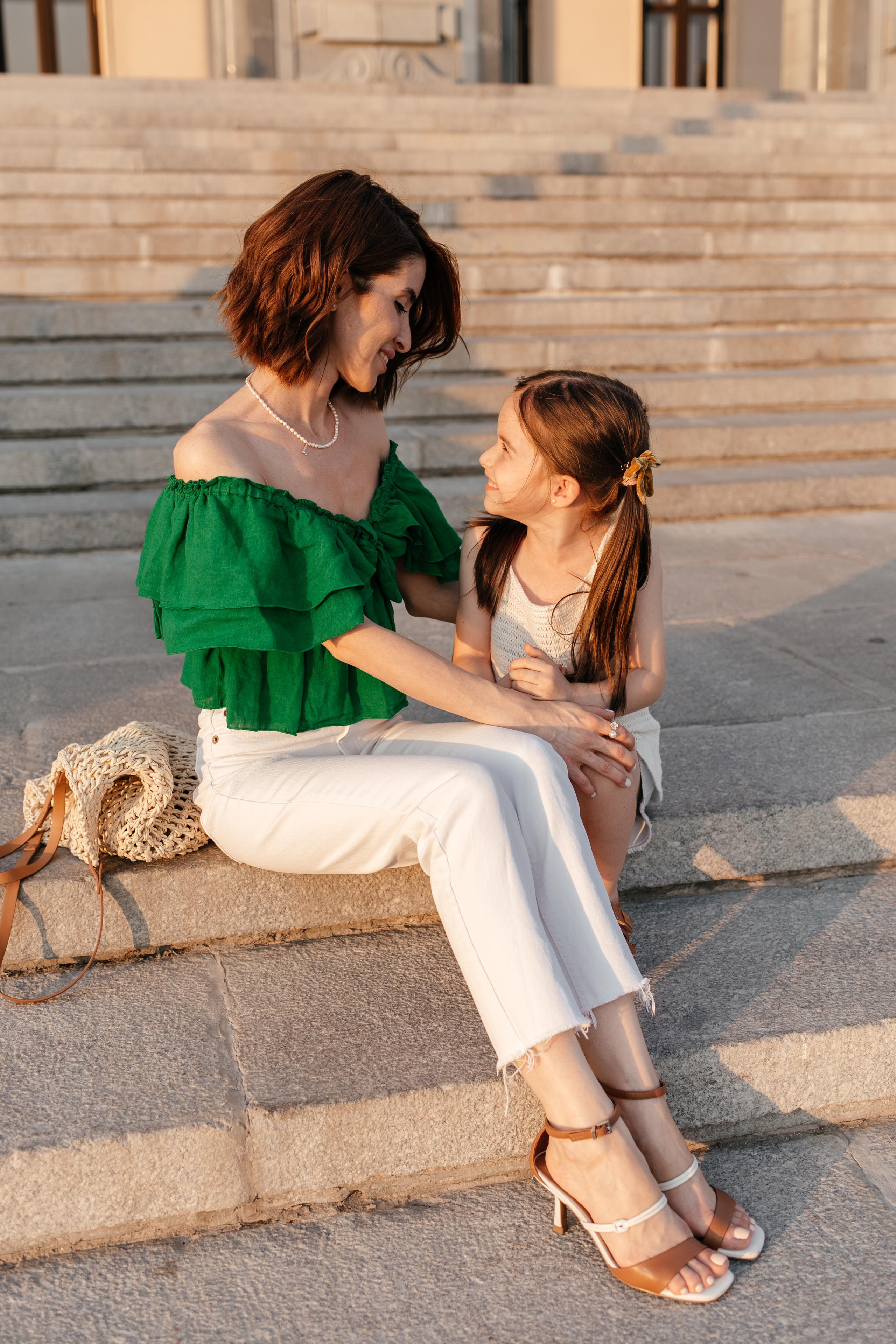 Семейная фотосессия в парке. Прогулочная фотосессия в Москве. Семейный фотограф. Фотосессия в Москве. Фотосессия в Видном. Фотограф Москва. Фотограф Видное. Свадебный и семейный фотограф. Душевный фотограф. Красивые фотографии прогулок. Заказать фотосессию. 