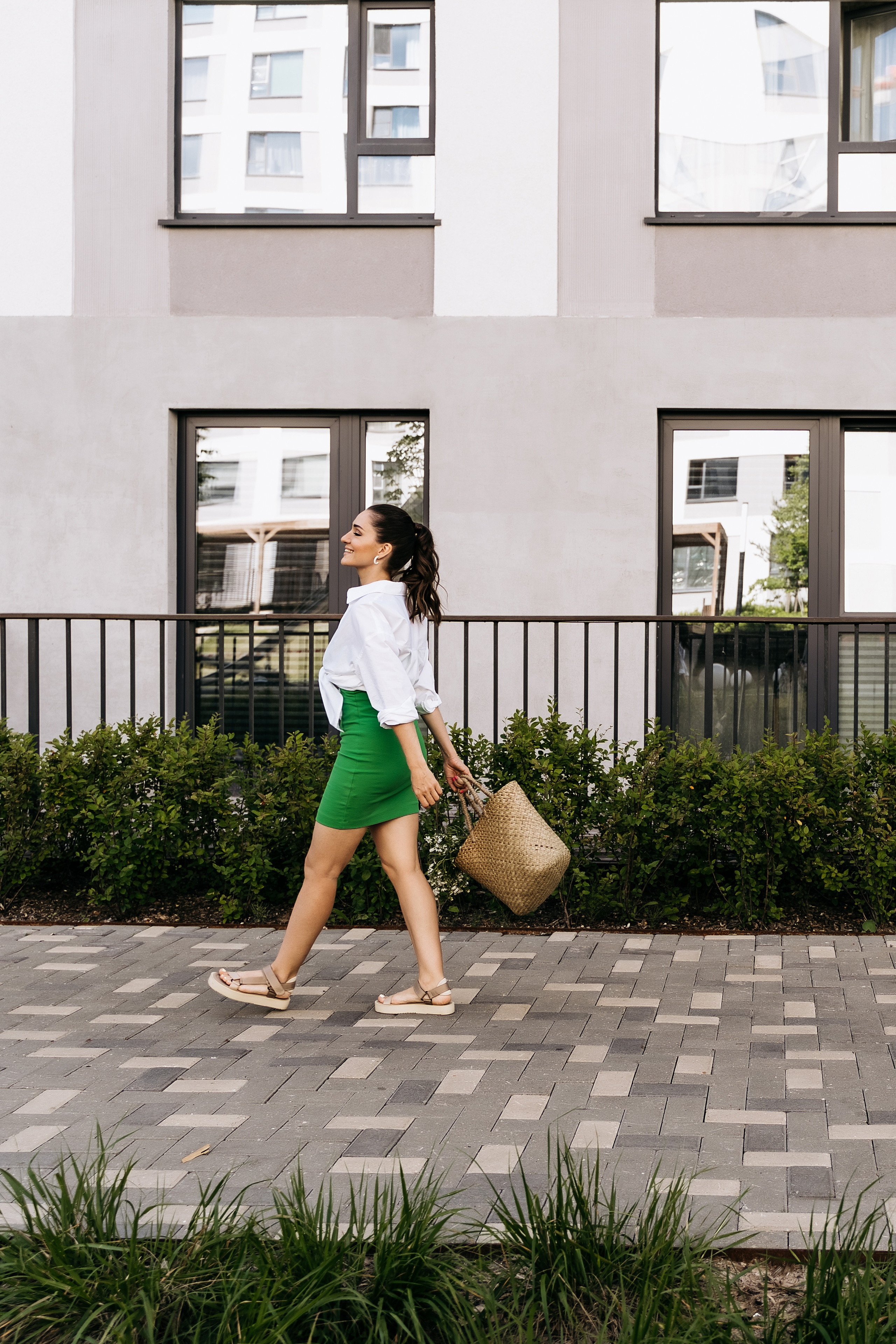 Женский фотограф в Москве и Московской области. Женская фотосессия. Женственные фотографии. Фотографии красивых женщин. Красивая стильная женская фотосессия. Контент-фотосессия. Визуал для блога.