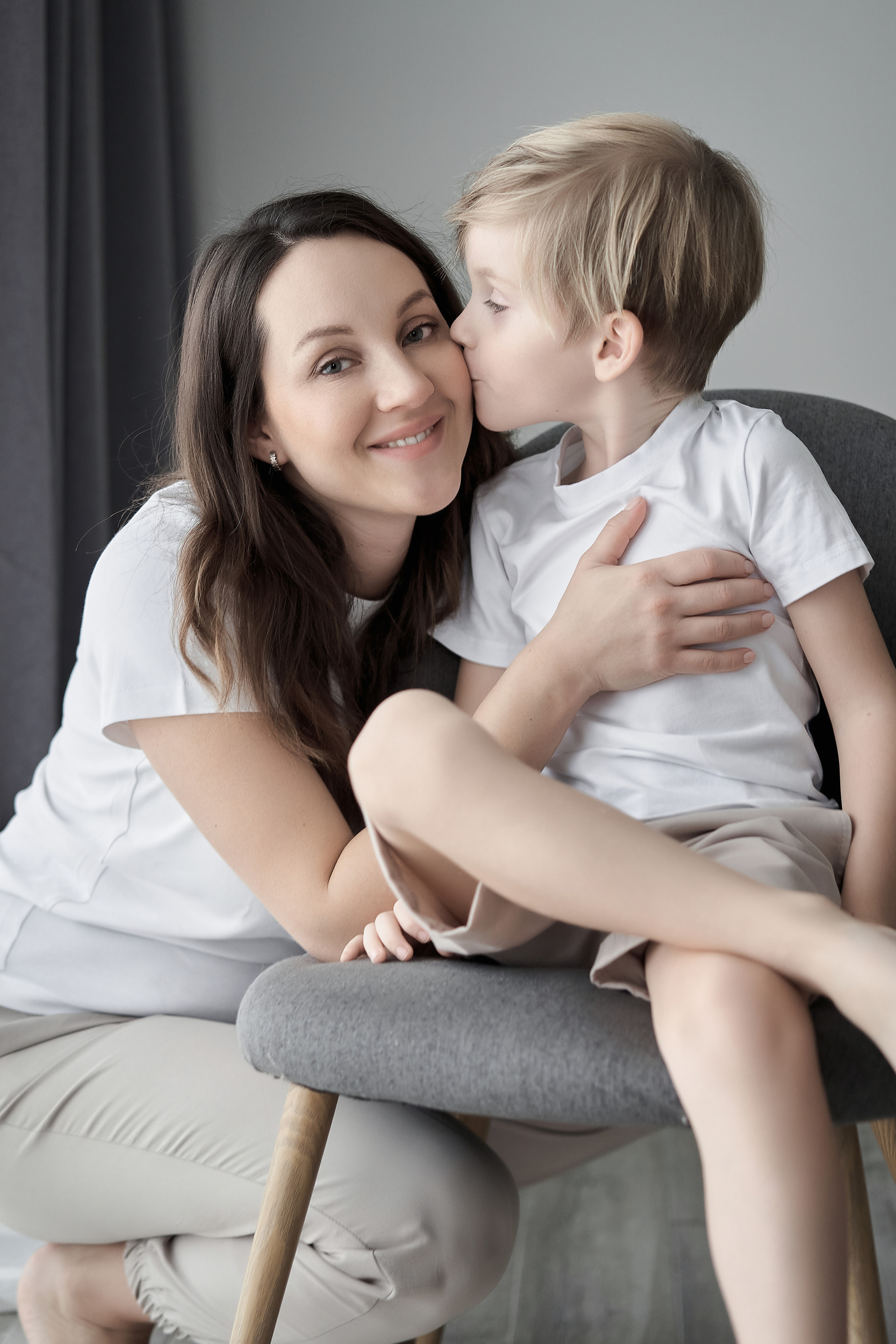 Домашняя семейная фотосессия в Москве, Домодедово, Видное, Бутово, Щербинка. Семейный фотограф Москва и Московская область. Семейная фотосессия на природе. Фотосессия детского праздника. Фотосессия юбилея. Фотосессия в день рождения. Фотограф на годик ребенку. Детский фотограф. Фоторепортаж семейного праздника. Детский фотограф Москва.