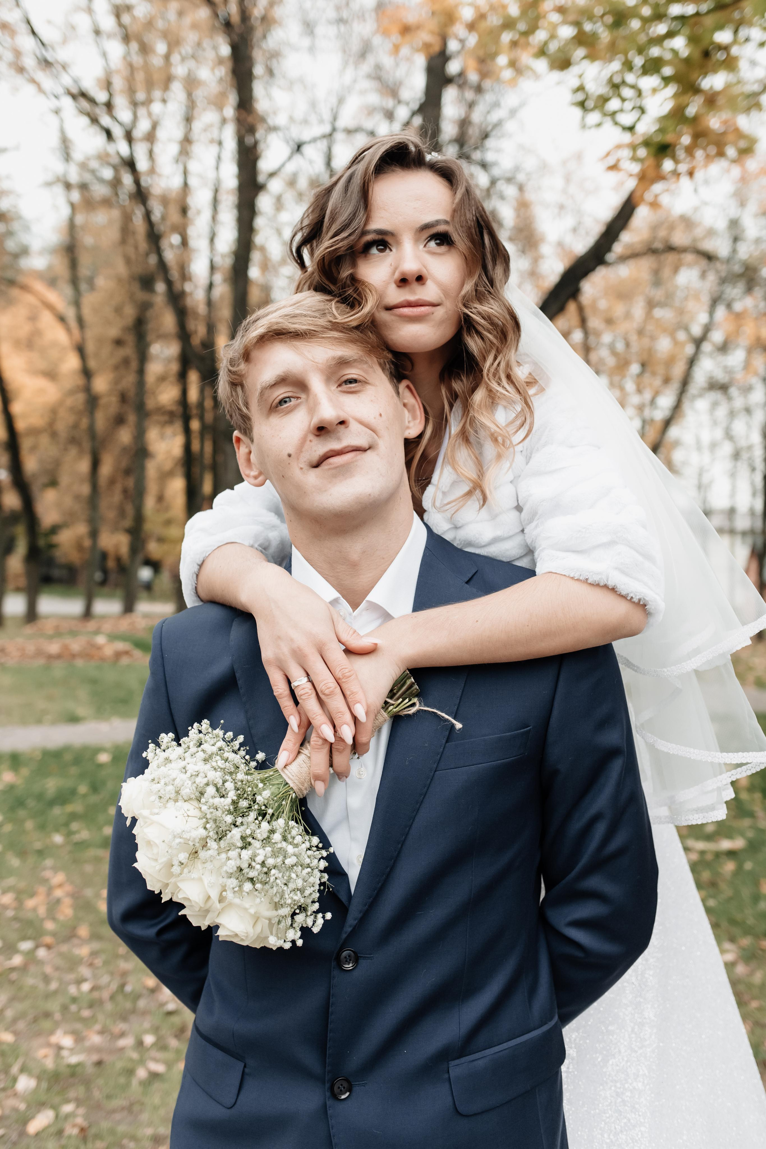 Свадебная фотосессия осенью в парке