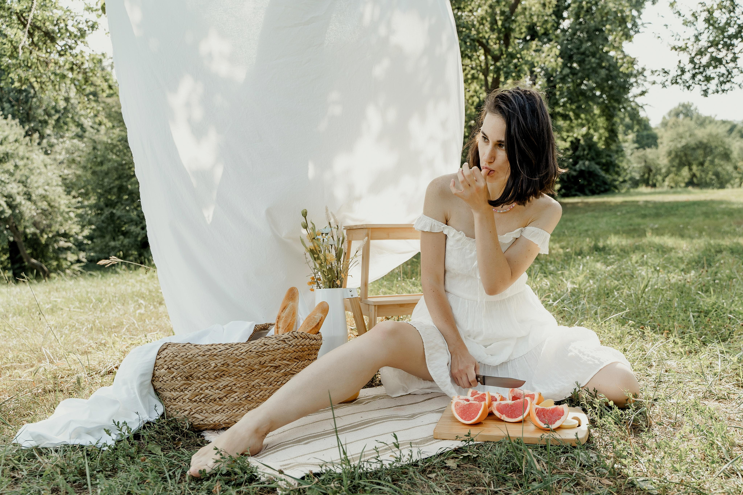 Женский фотограф в Москве и Московской области. Женская фотосессия. Женственные фотографии. Фотографии красивых женщин. Красивая стильная женская фотосессия. Контент-фотосессия. Визуал для блога.
