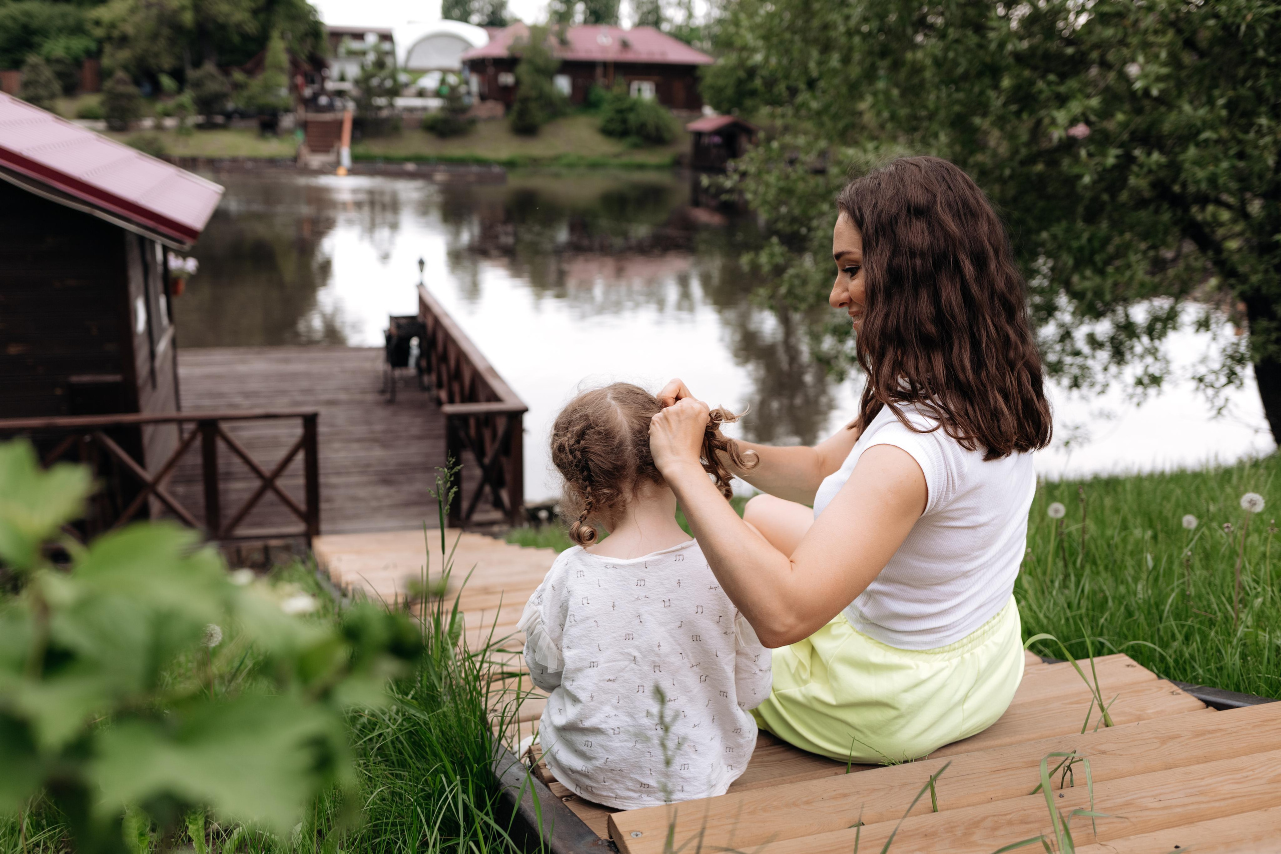 Семейная фотосессия в парке. Прогулочная фотосессия в Москве. Семейный фотограф. Фотосессия в Москве. Фотосессия в Видном. Фотограф Москва. Фотограф Видное. Свадебный и семейный фотограф. Душевный фотограф. Красивые фотографии прогулок. Заказать фотосессию. 