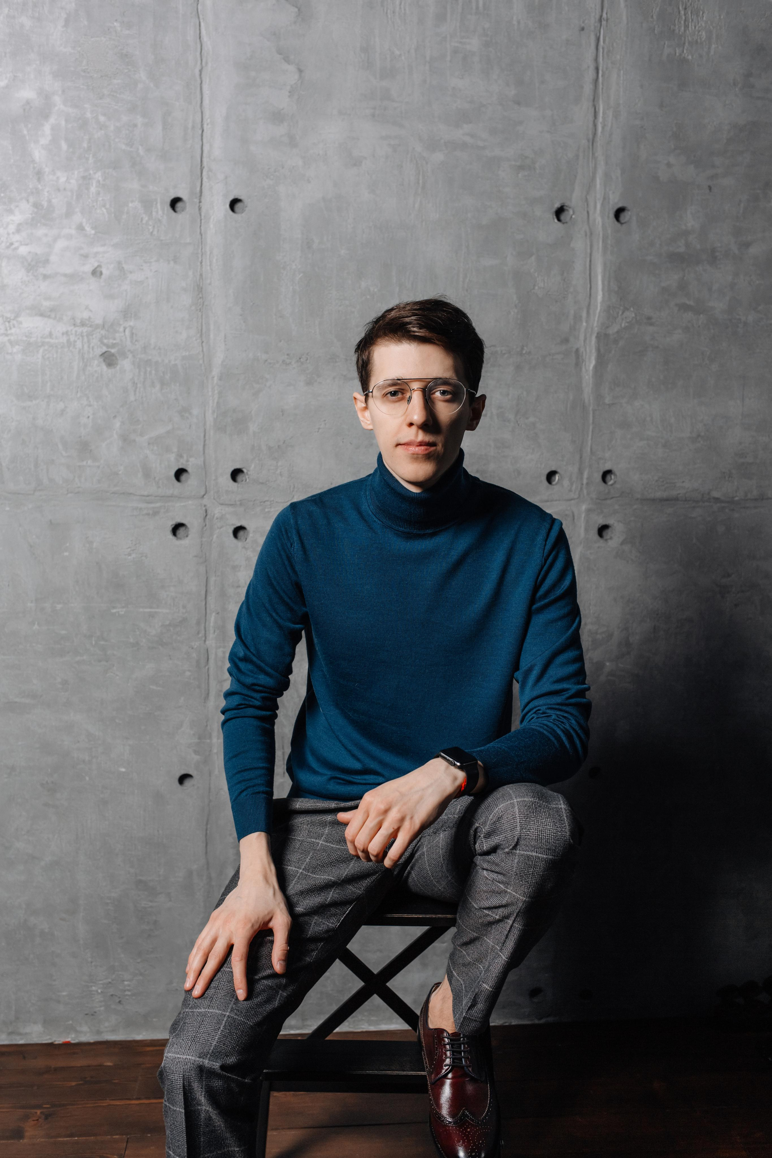 Мужская фотосессия в Москве. Мужской портрет. Мужской фотограф. Фотографии мужчин. Контент для мужчины. Бизнес портрет. Фотосессия для бизнеса.