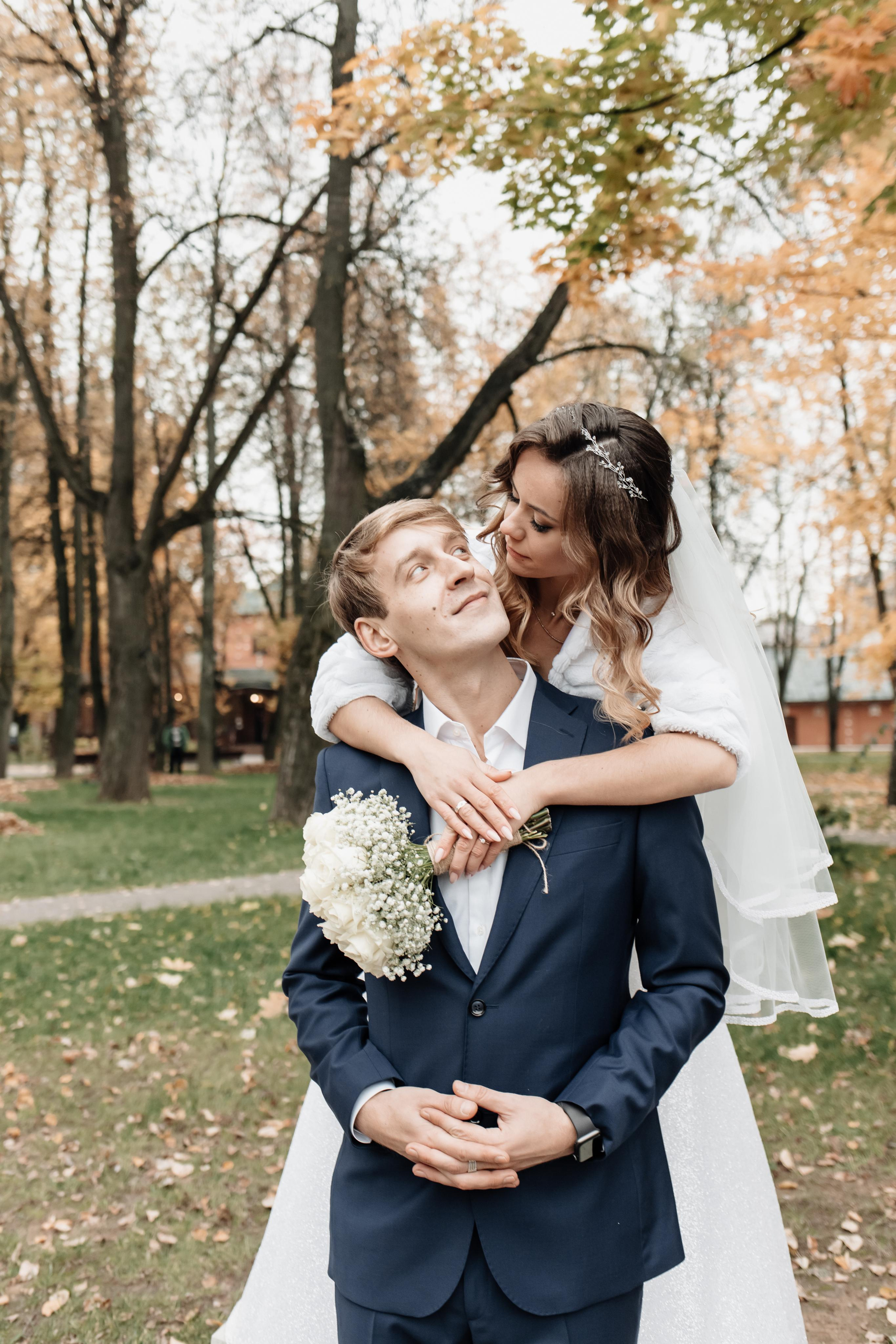 Свадебная фотосессия осенью в парке