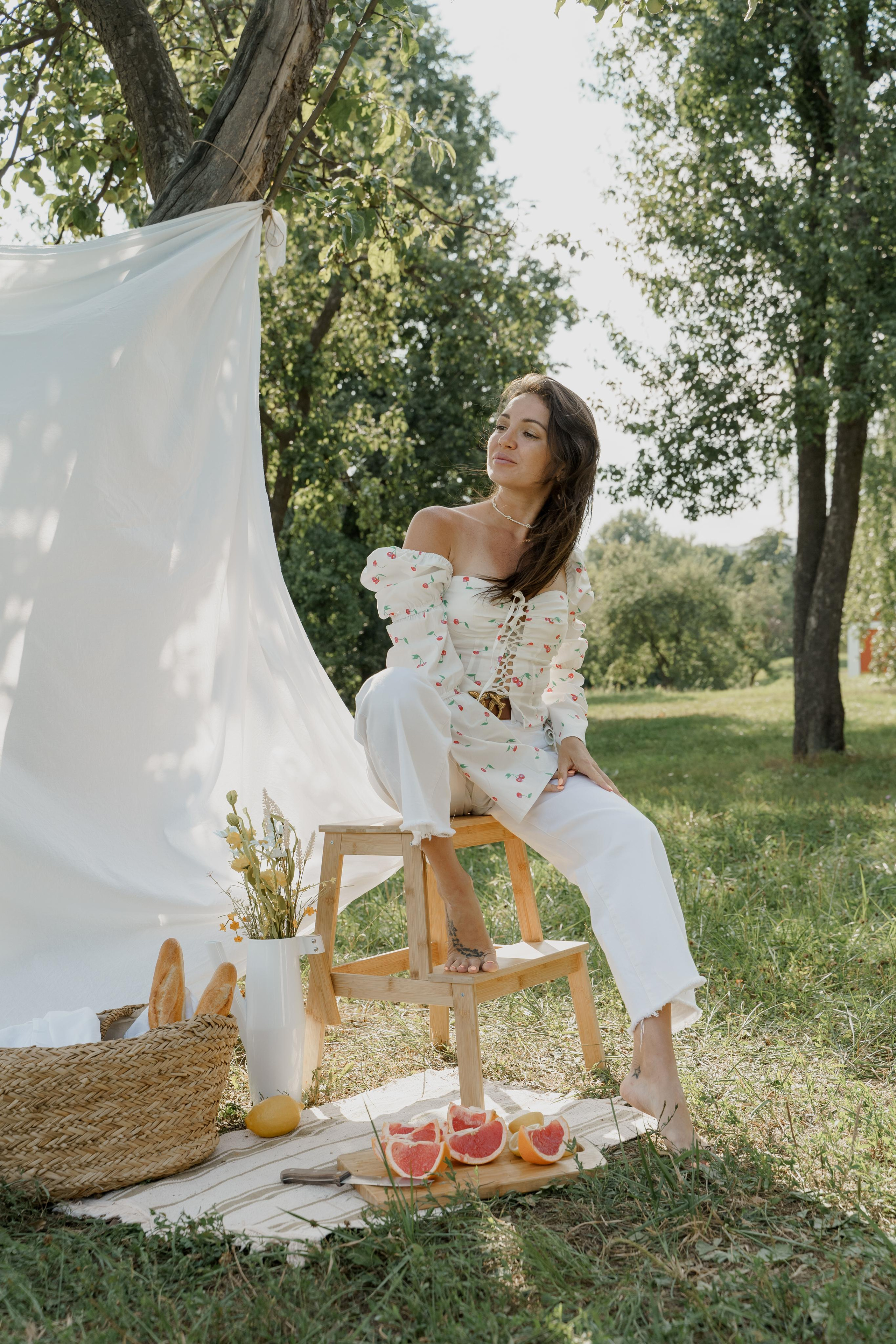 Женский фотограф в Москве и Московской области. Женская фотосессия. Женственные фотографии. Фотографии красивых женщин. Красивая стильная женская фотосессия. Контент-фотосессия. Визуал для блога.