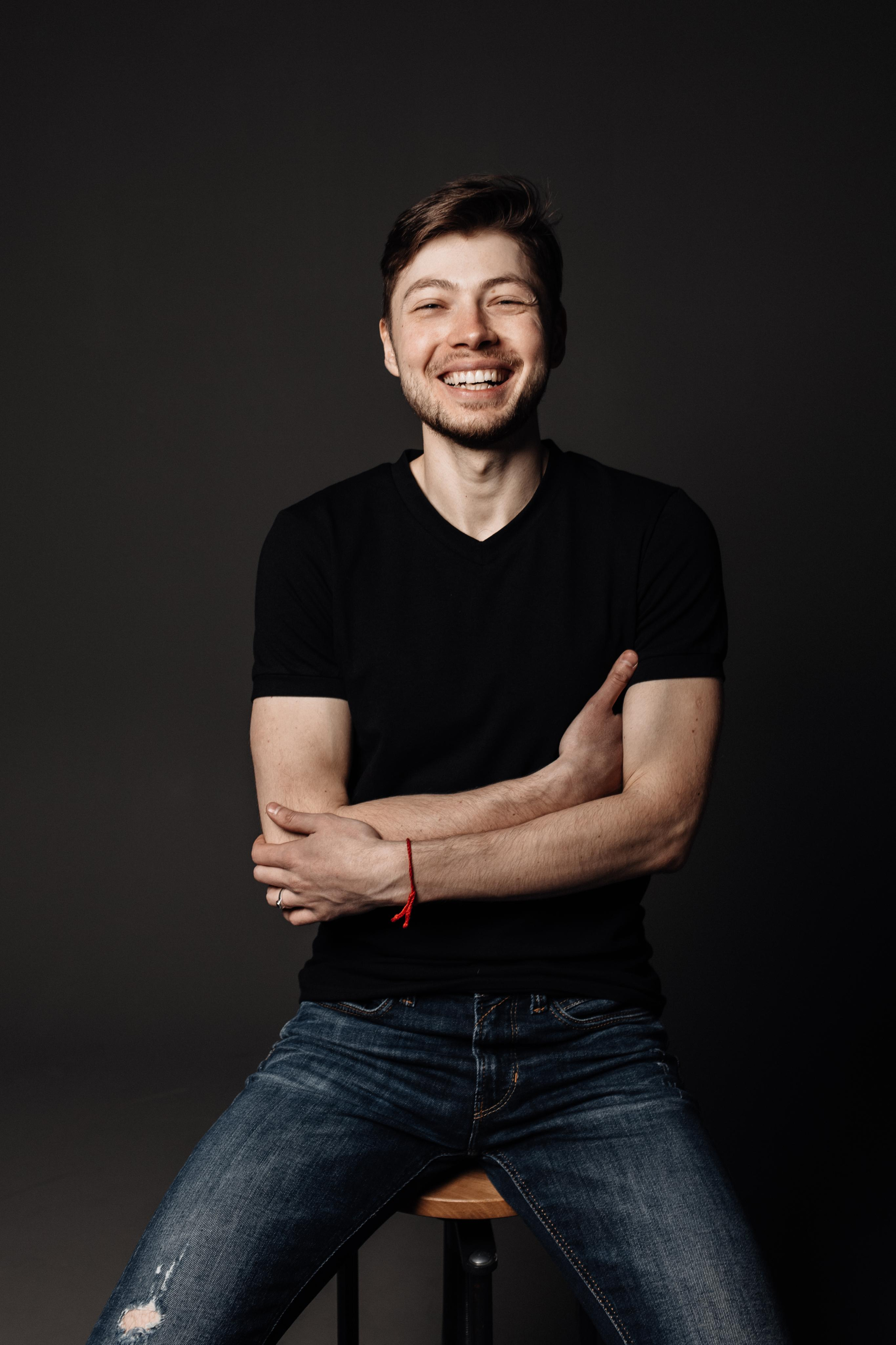 Мужская фотосессия в Москве. Мужской портрет. Мужской фотограф. Фотографии мужчин. Контент для мужчины. Бизнес портрет. Фотосессия для бизнеса.