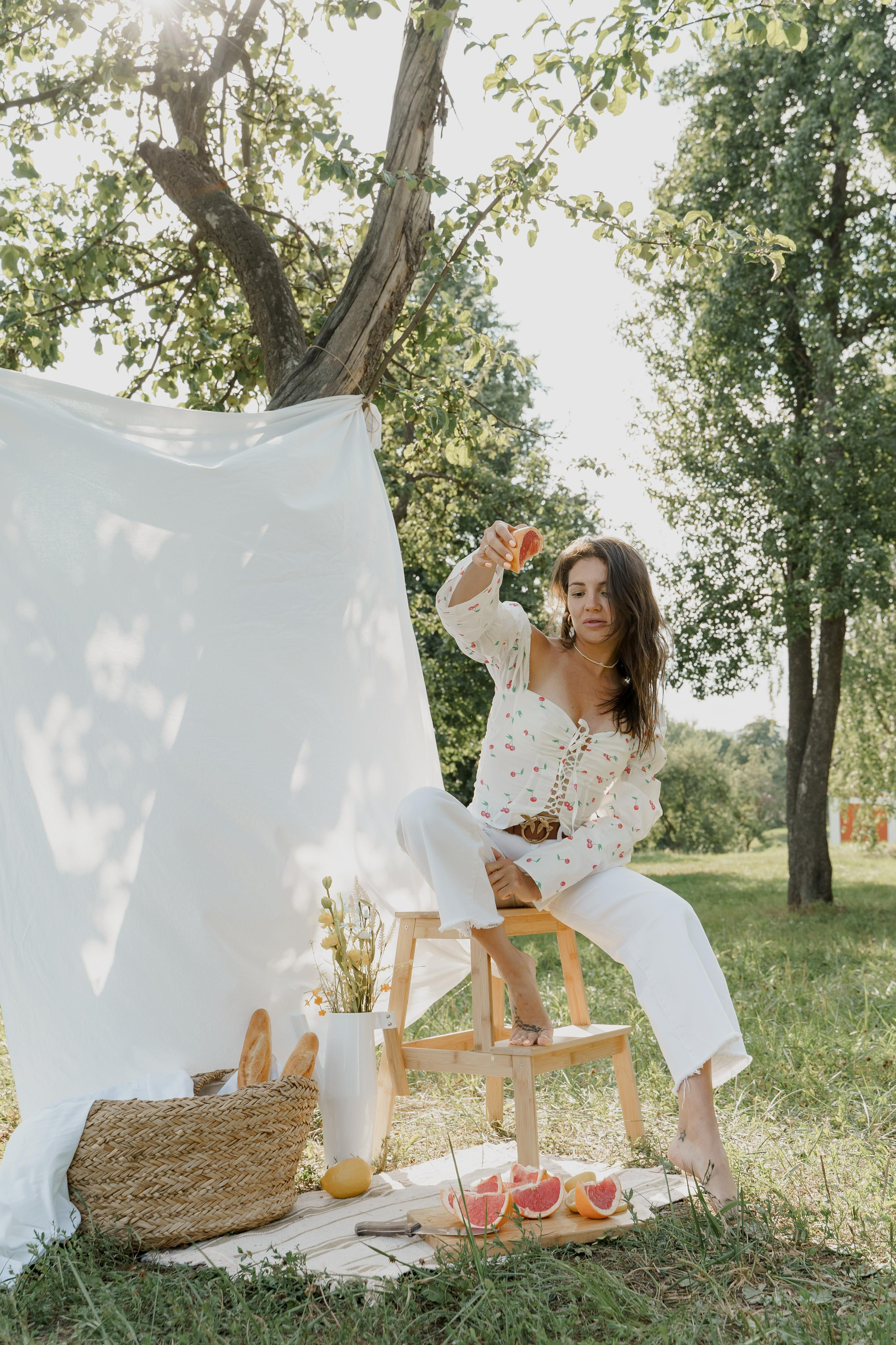 Женский фотограф в Москве и Московской области. Женская фотосессия. Женственные фотографии. Фотографии красивых женщин. Красивая стильная женская фотосессия. Контент-фотосессия. Визуал для блога.