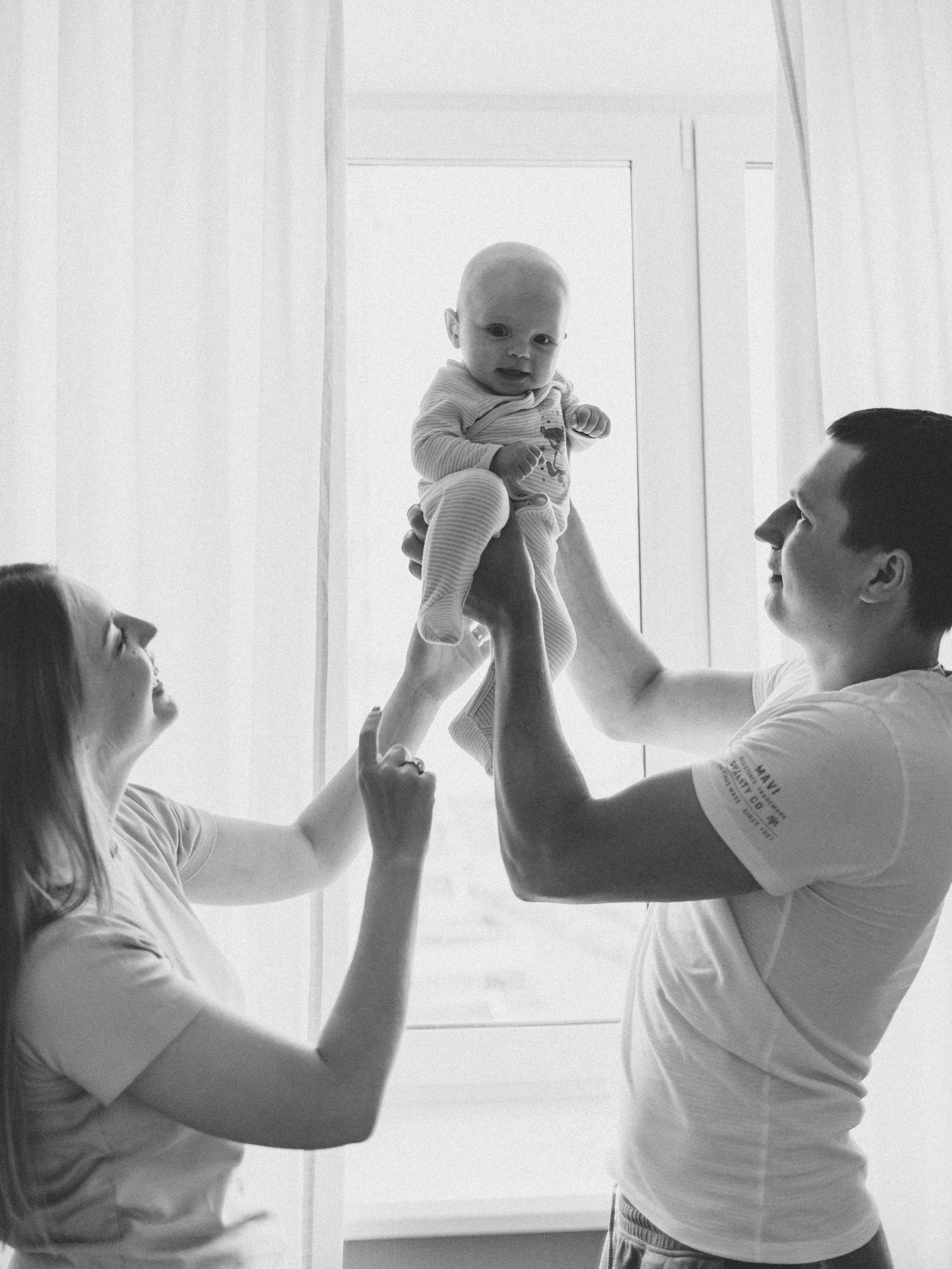 Домашняя семейная фотосессия в Москве, Домодедово, Видное, Бутово, Щербинка. Семейный фотограф Москва и Московская область. Семейная фотосессия на природе. Фотосессия детского праздника. Фотосессия юбилея. Фотосессия в день рождения. Фотограф на годик ребенку. Детский фотограф. Фоторепортаж семейного праздника. Детский фотограф Москва.