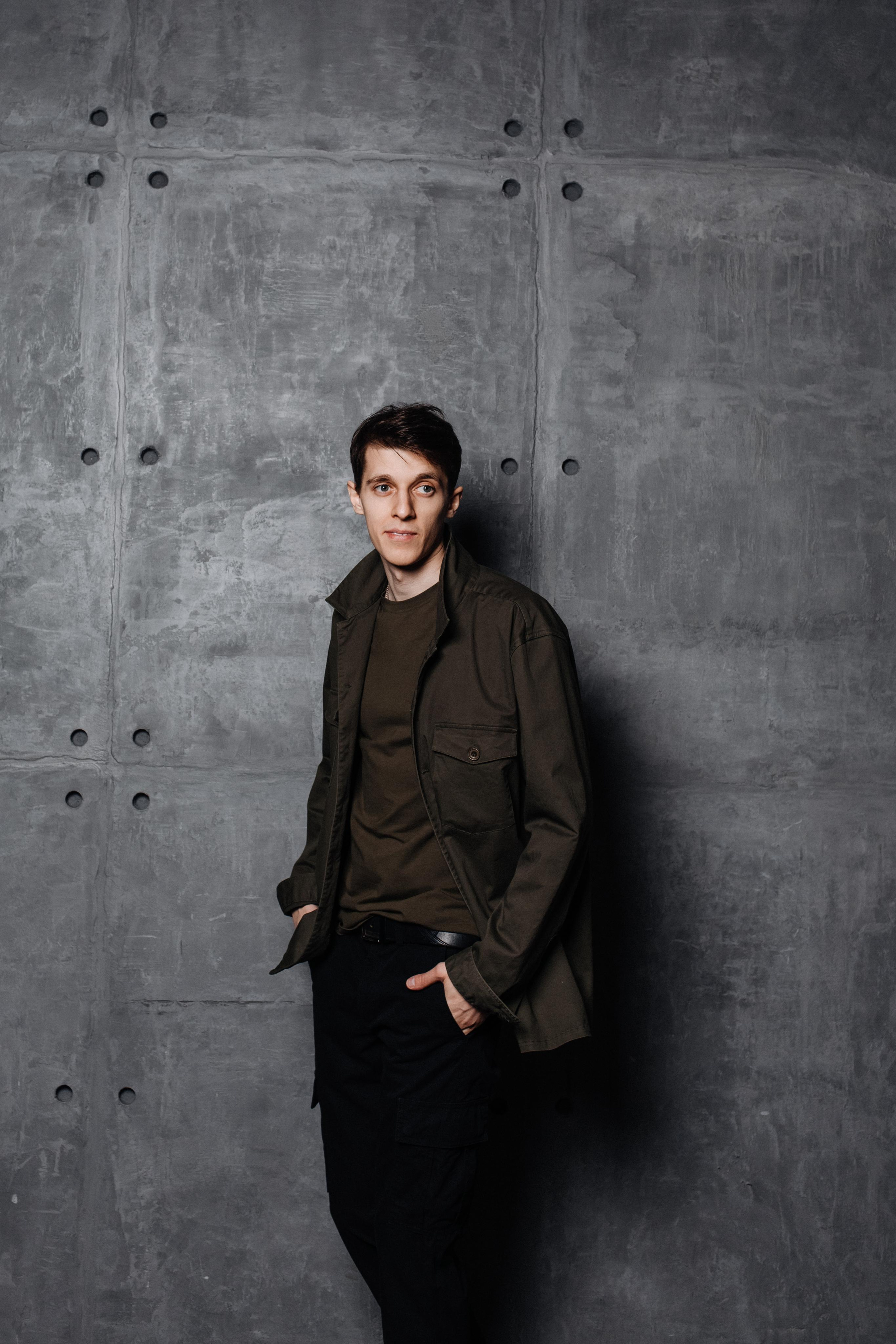 Мужская фотосессия в Москве. Мужской портрет. Мужской фотограф. Фотографии мужчин. Контент для мужчины. Бизнес портрет. Фотосессия для бизнеса.