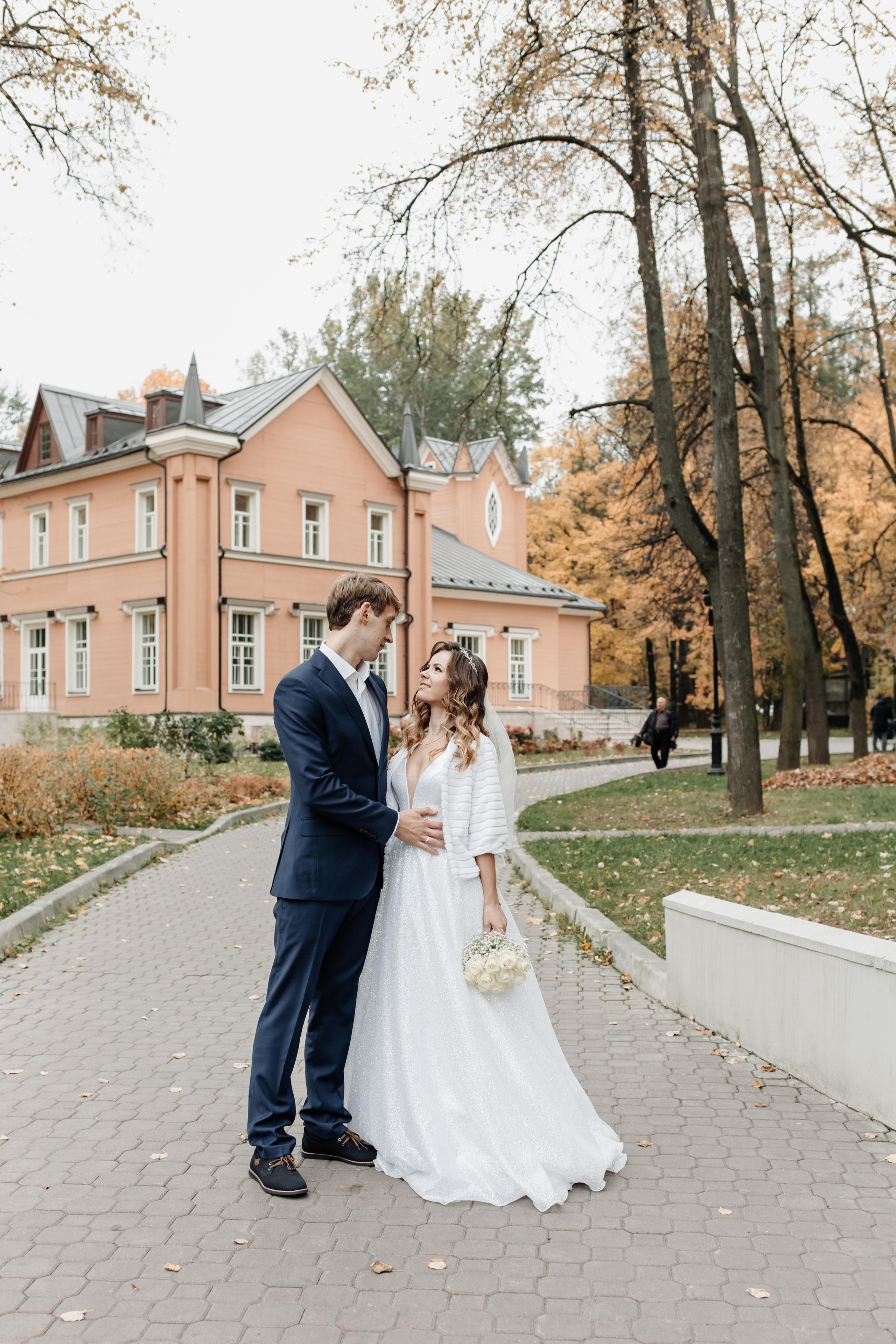 Свадебная фотосессия осенью в парке