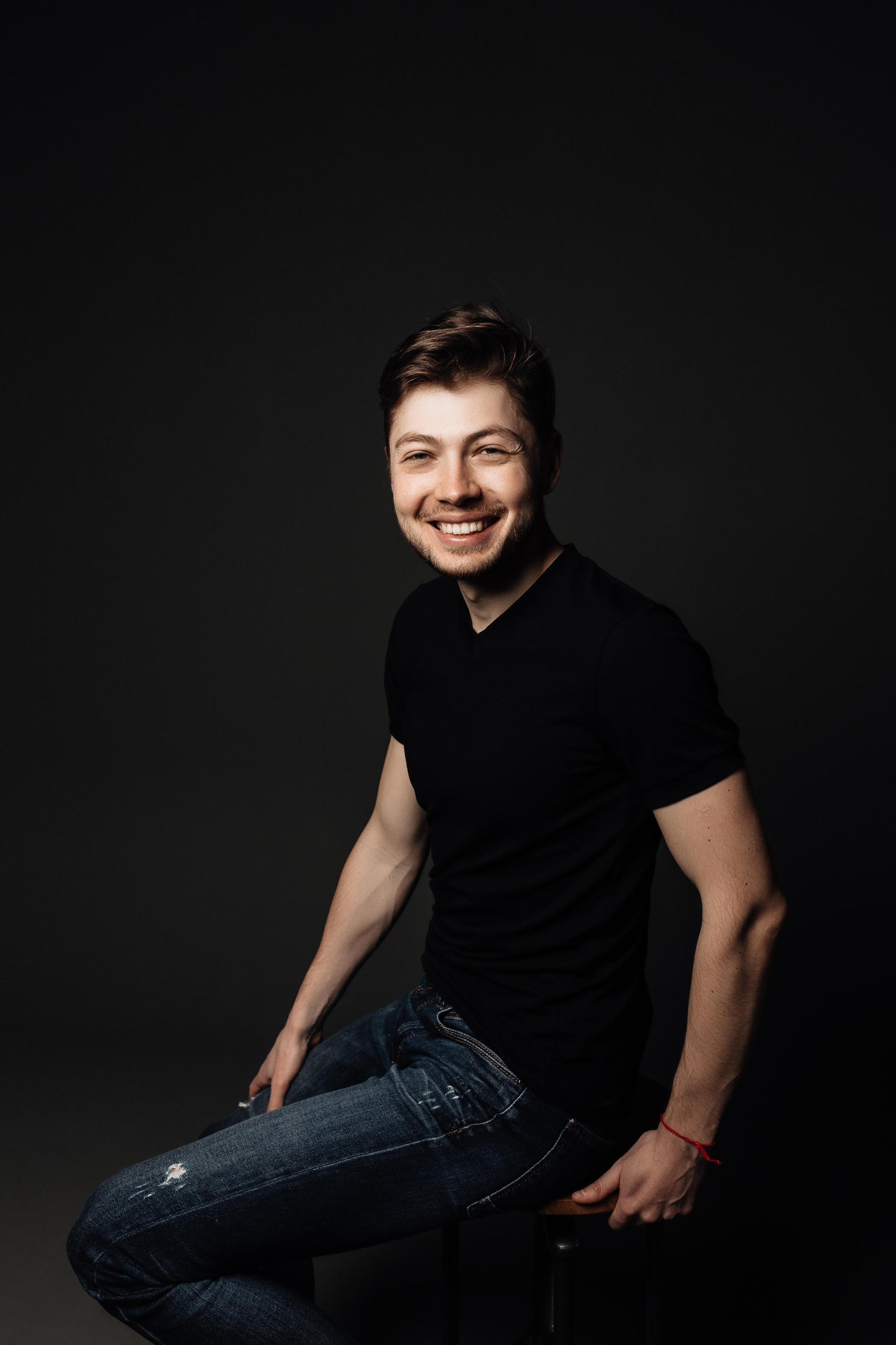 Мужская фотосессия в Москве. Мужской портрет. Мужской фотограф. Фотографии мужчин. Контент для мужчины. Бизнес портрет. Фотосессия для бизнеса.