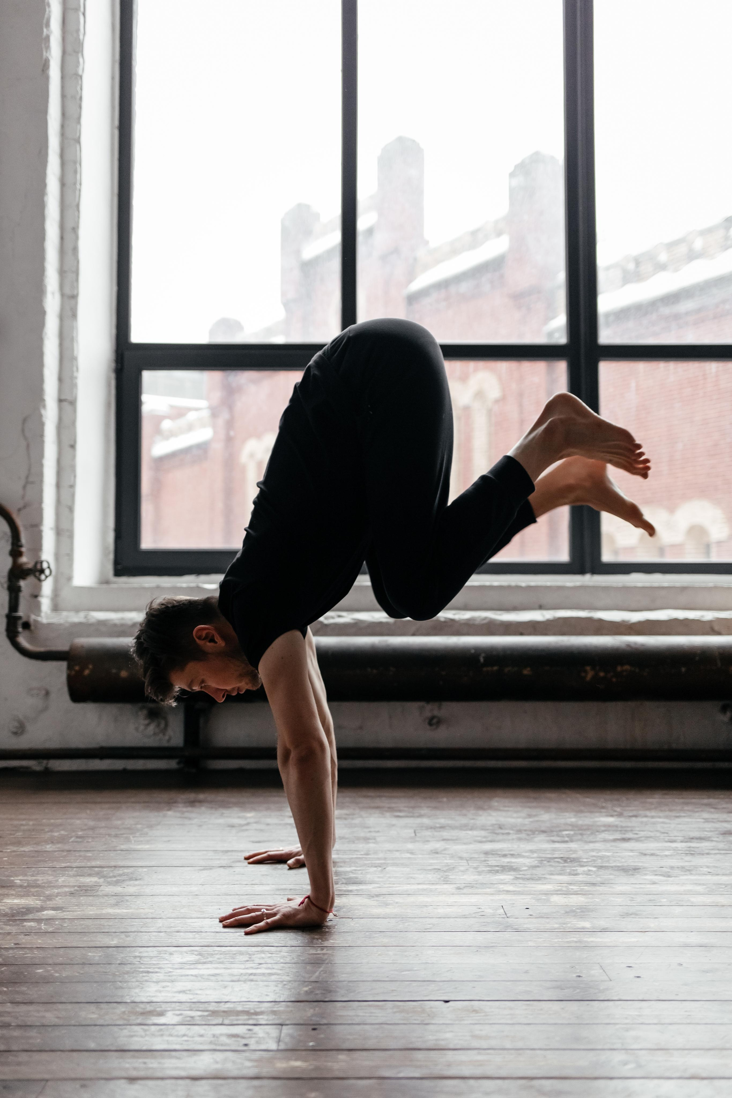 Йога фотосессия в Москве. Контент-фотограф для преподавателей йоги. Йога фотография. Фотографии асан. Одежда для йоги. Фотосессия занятий йогой. Фотография йоги. Заказать фотосессию в Москве. Йога фотосессия в Видном. Фотограф в Москве. 