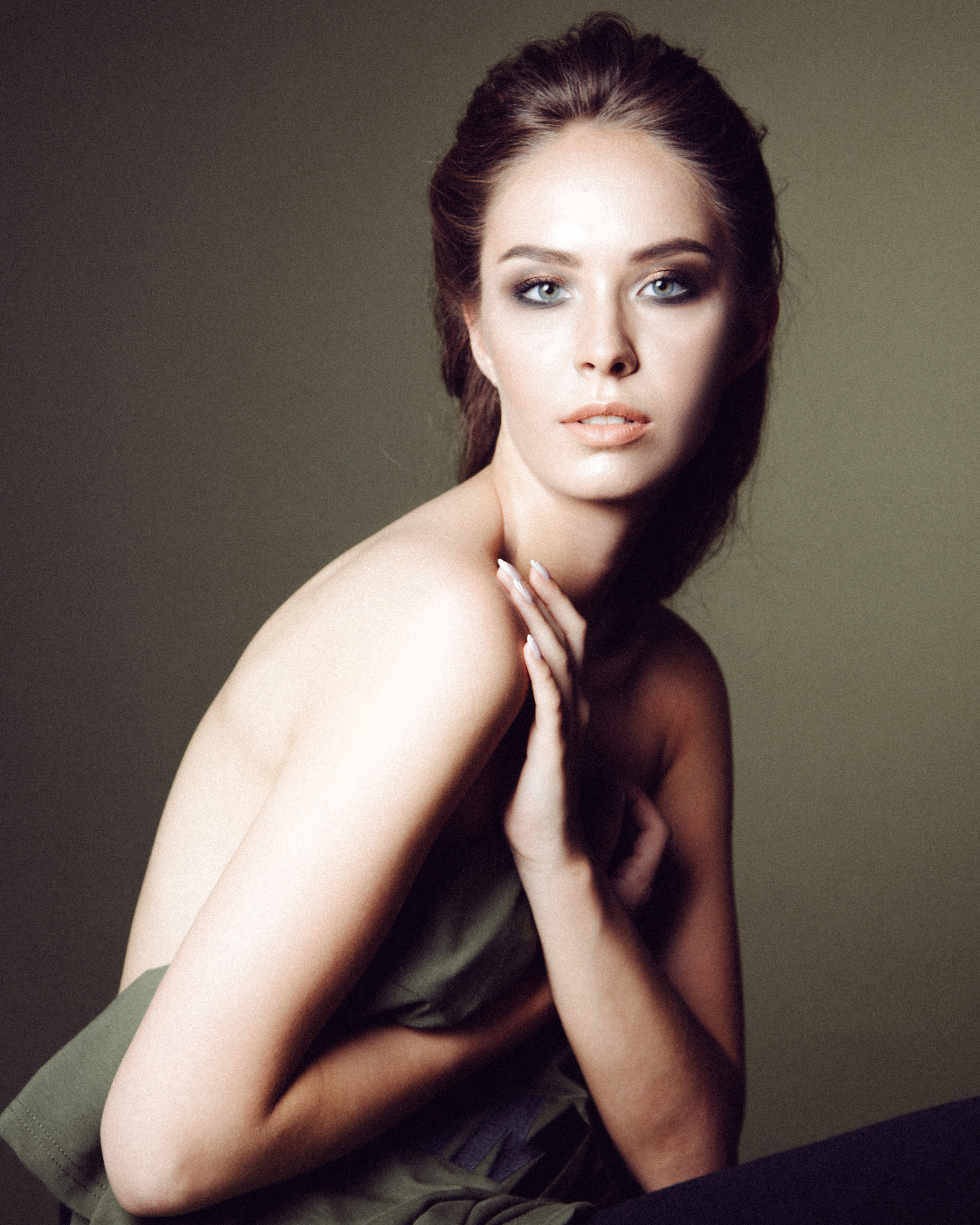 Женский фотограф в Москве и Московской области. Женская фотосессия. Женственные фотографии. Фотографии красивых женщин. Красивая стильная женская фотосессия. Контент-фотосессия. Визуал для блога.