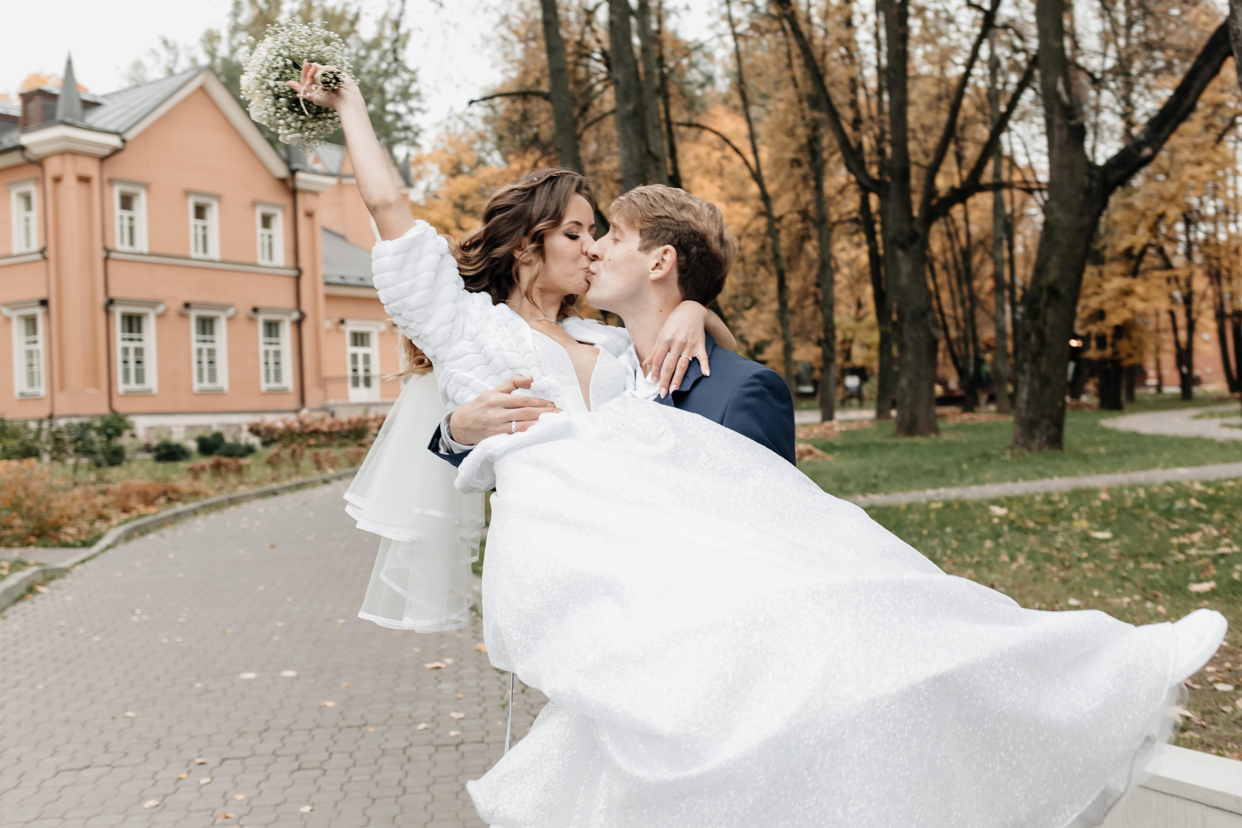 Свадебная фотосессия осенью в парке