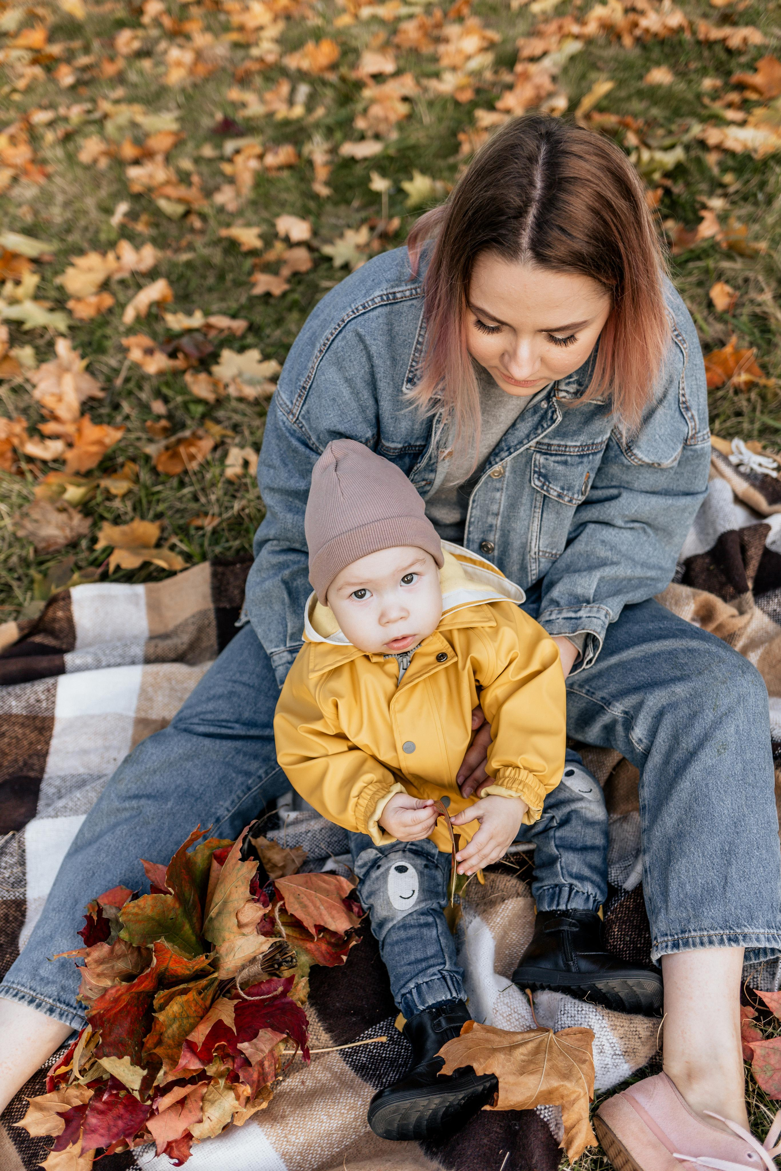 Семейная фотосессия в парке. Прогулочная фотосессия в Москве. Семейный фотограф. Фотосессия в Москве. Фотосессия в Видном. Фотограф Москва. Фотограф Видное. Свадебный и семейный фотограф. Душевный фотограф. Красивые фотографии прогулок. Заказать фотосессию. 