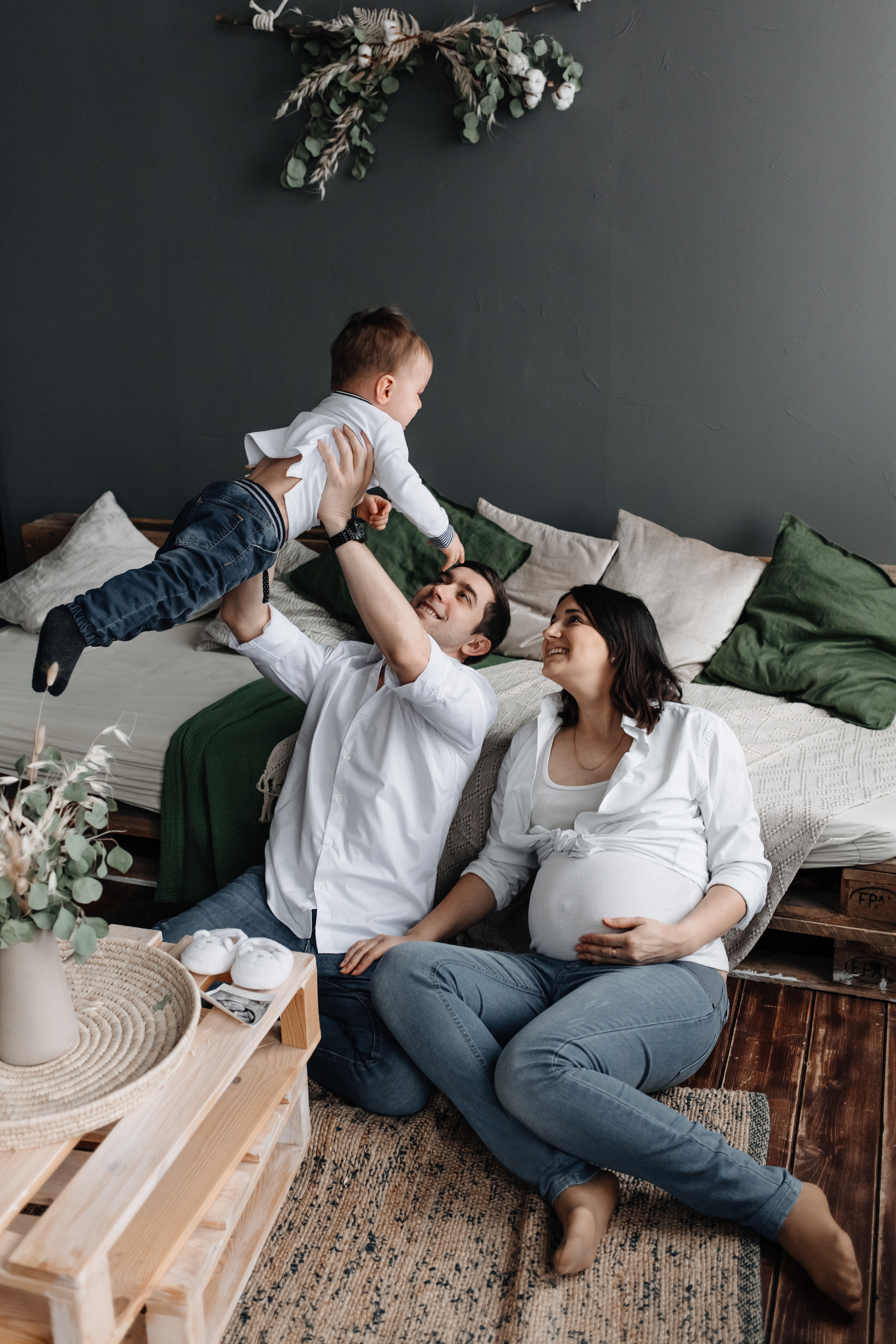 Домашняя семейная фотосессия в Москве, Домодедово, Видное, Бутово, Щербинка. Семейный фотограф Москва и Московская область. Семейная фотосессия на природе. Фотосессия детского праздника. Фотосессия юбилея. Фотосессия в день рождения. Фотограф на годик ребенку. Детский фотограф. Фоторепортаж семейного праздника. Детский фотограф Москва.