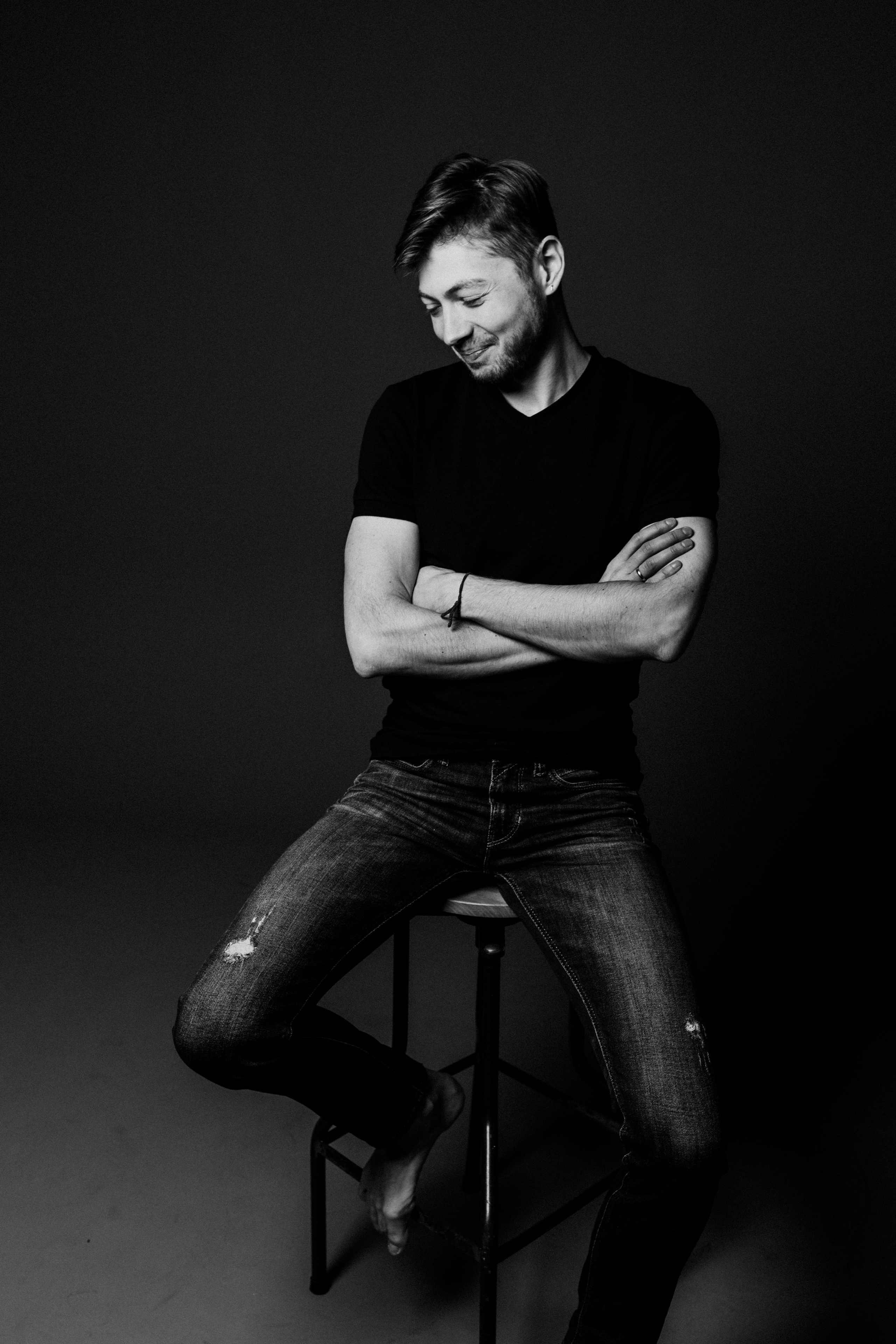 Мужская фотосессия в Москве. Мужской портрет. Мужской фотограф. Фотографии мужчин. Контент для мужчины. Бизнес портрет. Фотосессия для бизнеса.