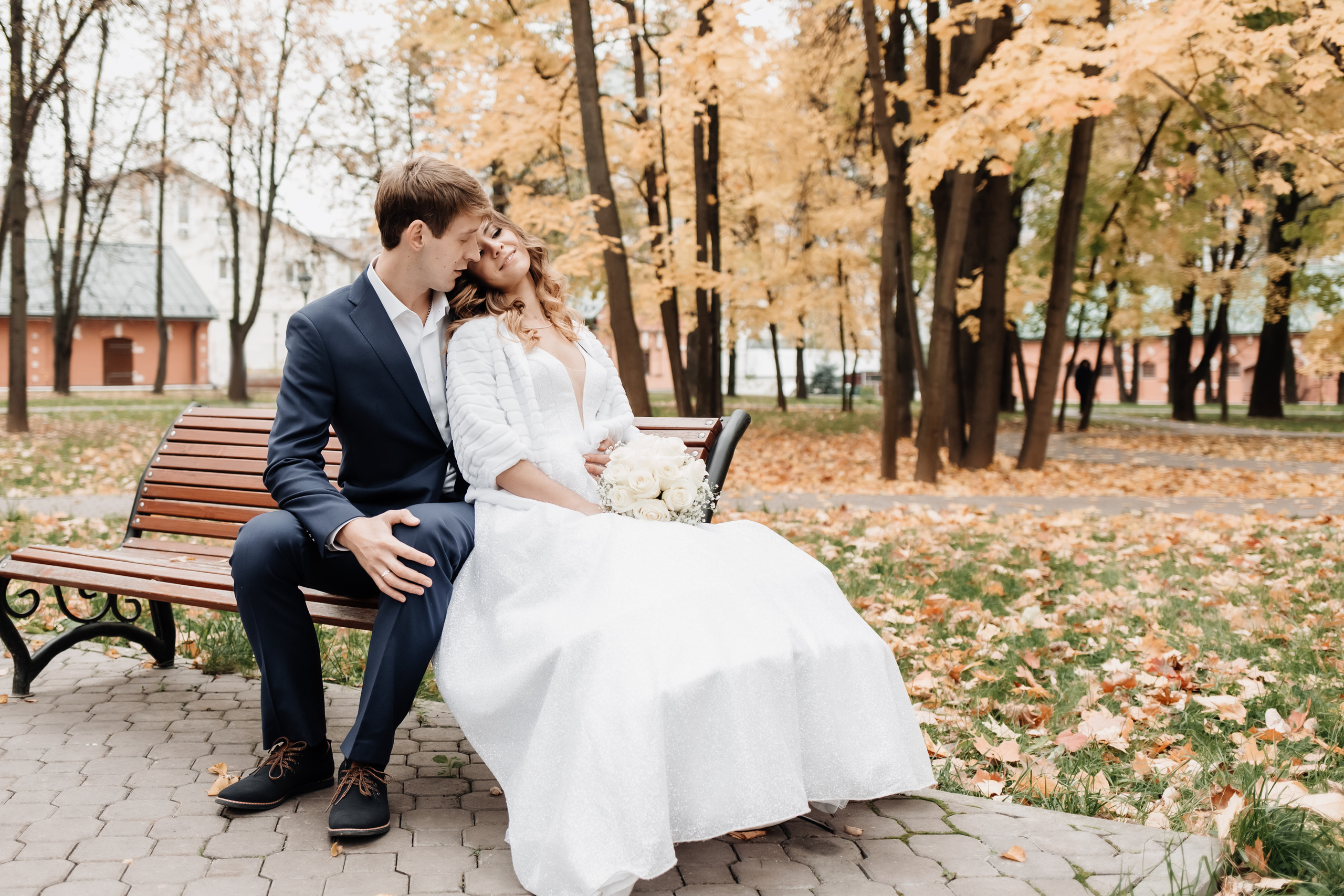 Свадебная фотосессия осенью в парке