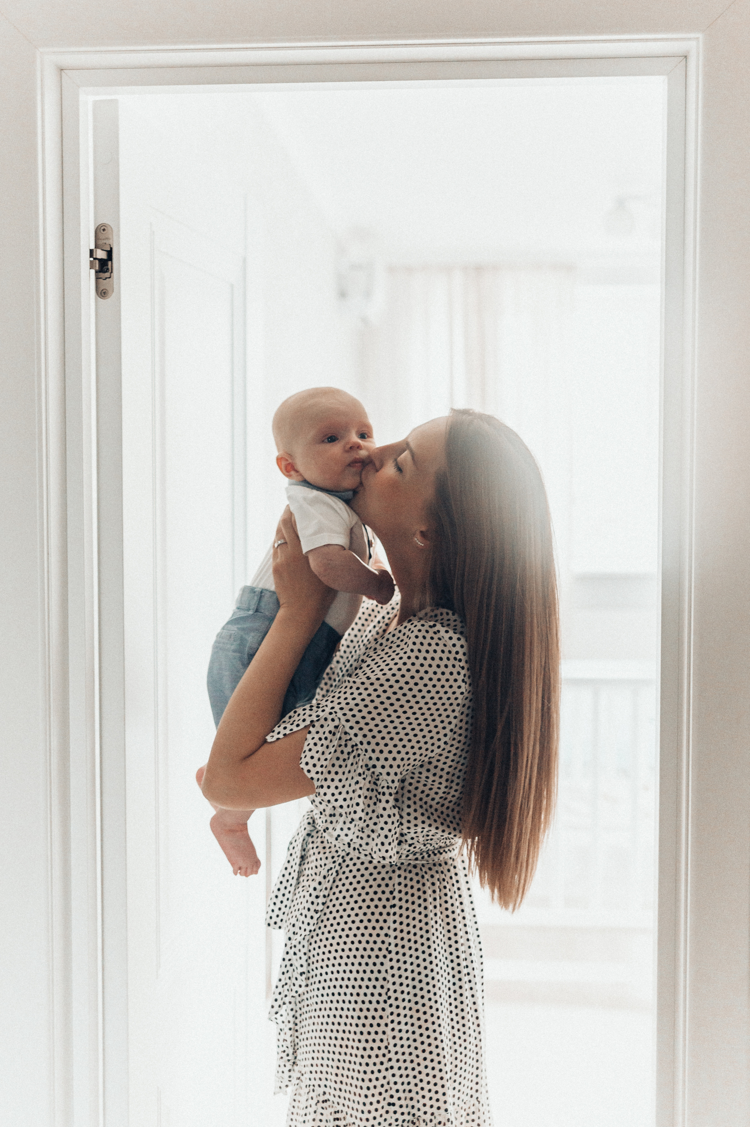 Домашняя семейная фотосессия в Москве, Домодедово, Видное, Бутово, Щербинка. Семейный фотограф Москва и Московская область. Семейная фотосессия на природе. Фотосессия детского праздника. Фотосессия юбилея. Фотосессия в день рождения. Фотограф на годик ребенку. Детский фотограф. Фоторепортаж семейного праздника. Детский фотограф Москва.