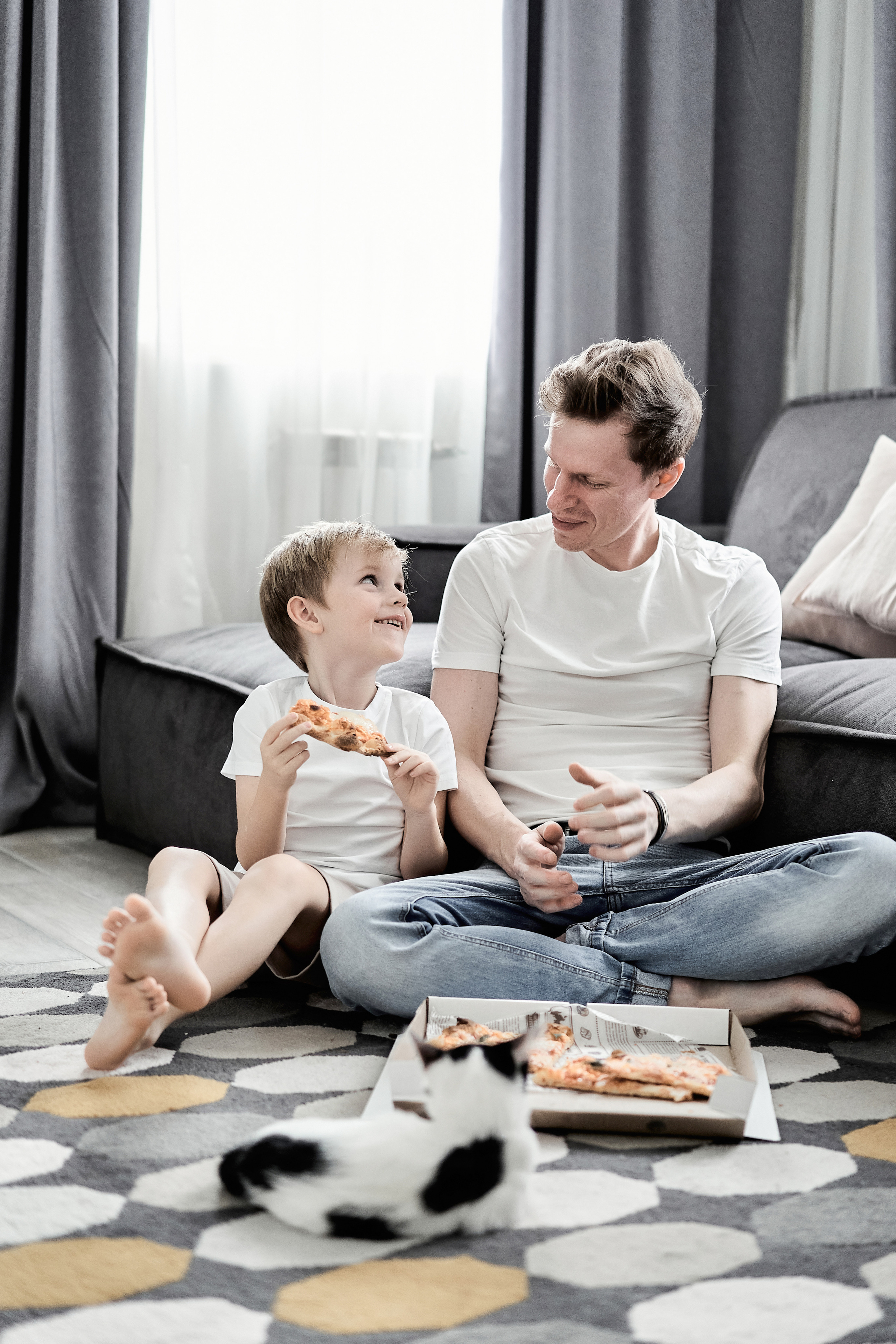 Домашняя семейная фотосессия в Москве, Домодедово, Видное, Бутово, Щербинка. Семейный фотограф Москва и Московская область. Семейная фотосессия на природе. Фотосессия детского праздника. Фотосессия юбилея. Фотосессия в день рождения. Фотограф на годик ребенку. Детский фотограф. Фоторепортаж семейного праздника. Детский фотограф Москва.